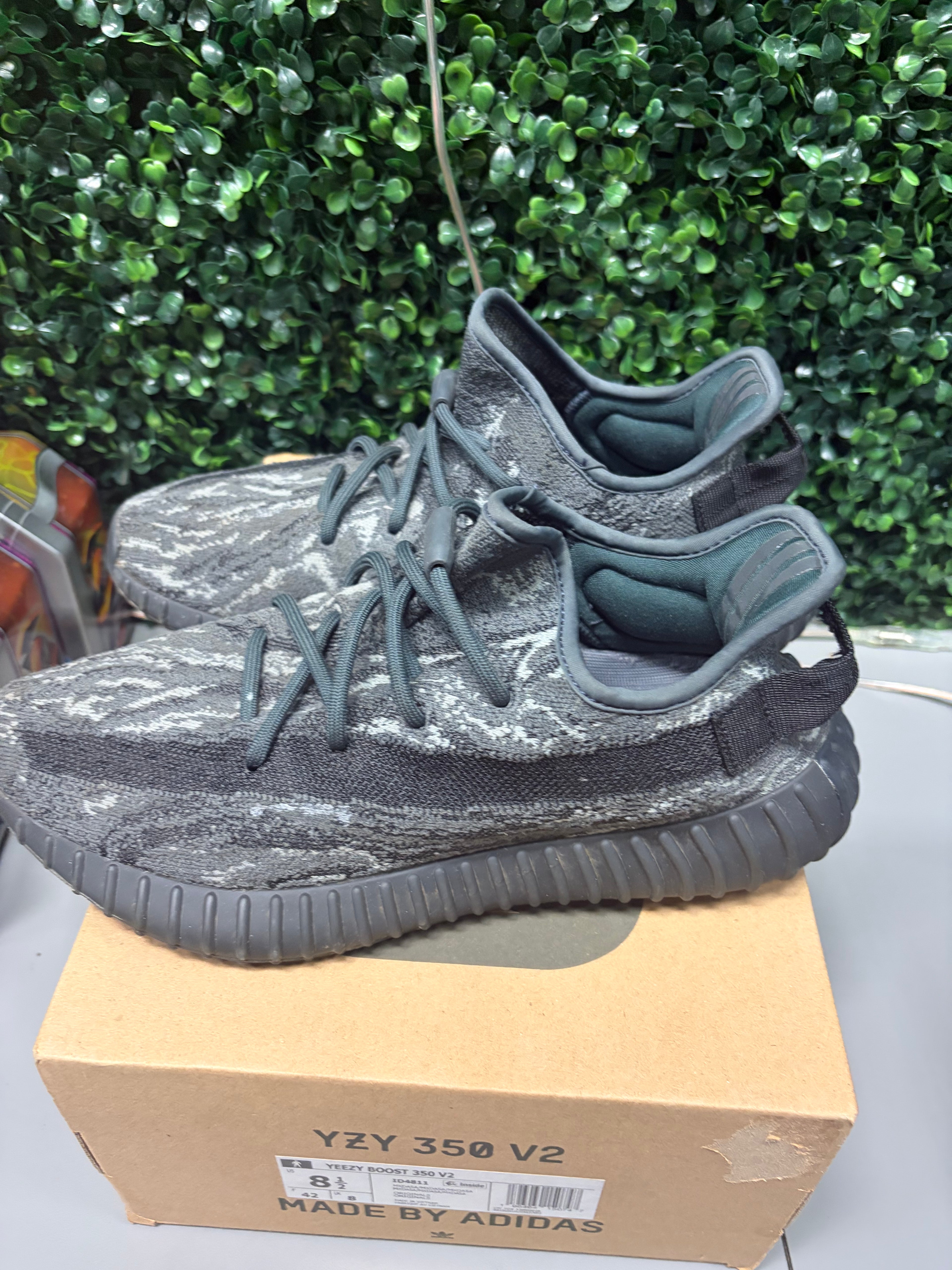 adidas Yeezy Boost 350 V2 "MX Dark Salt" Size 8.5 Preowned