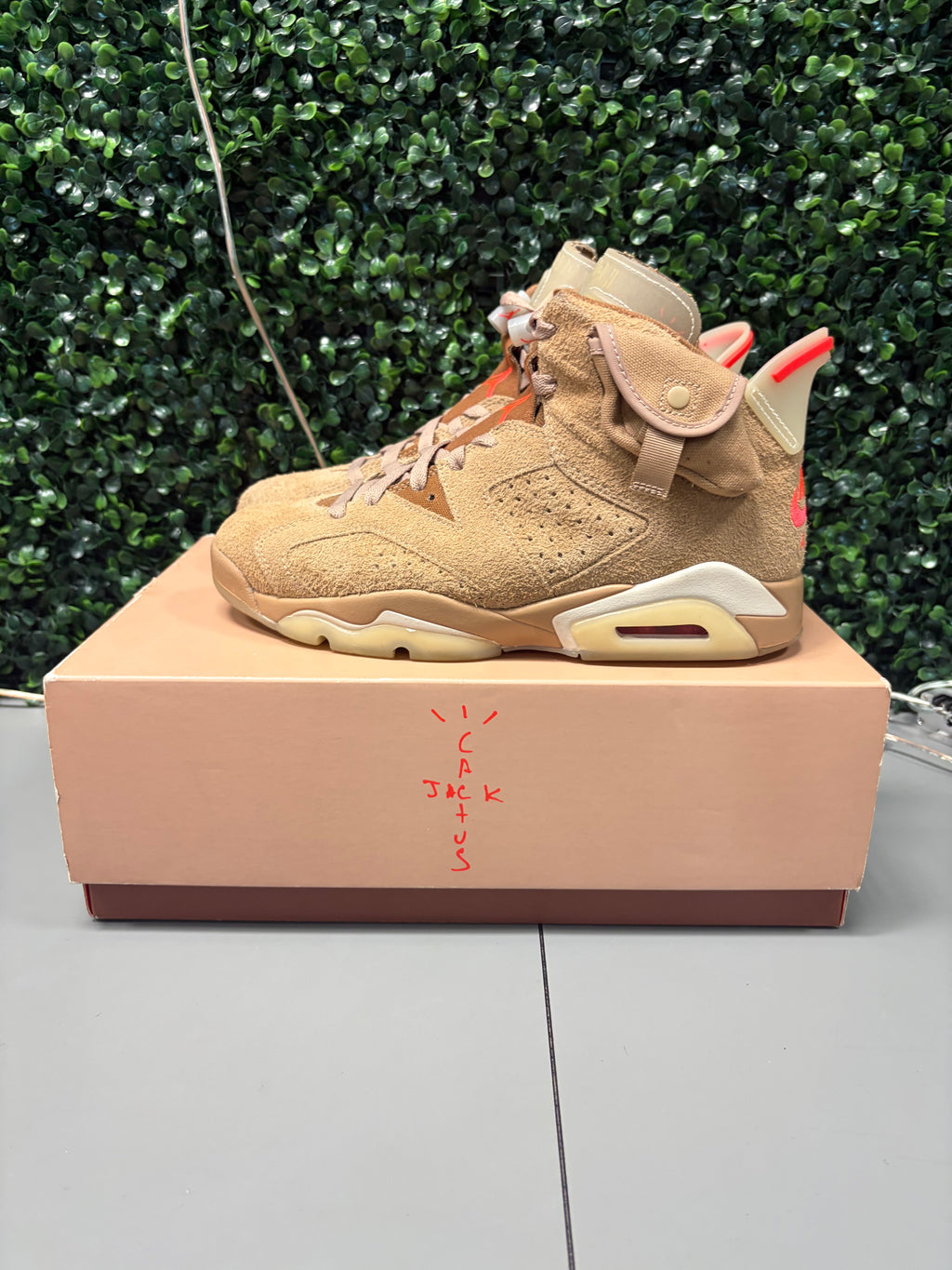 Jordan 6 Retro Travis Scott "British Khaki" Size 9 Preowned