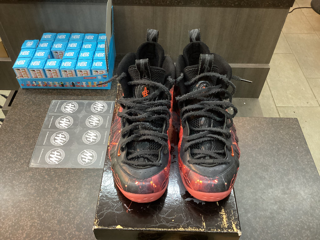 Nike Air Foamposite One "Stranger Things" Size 10 Preowned