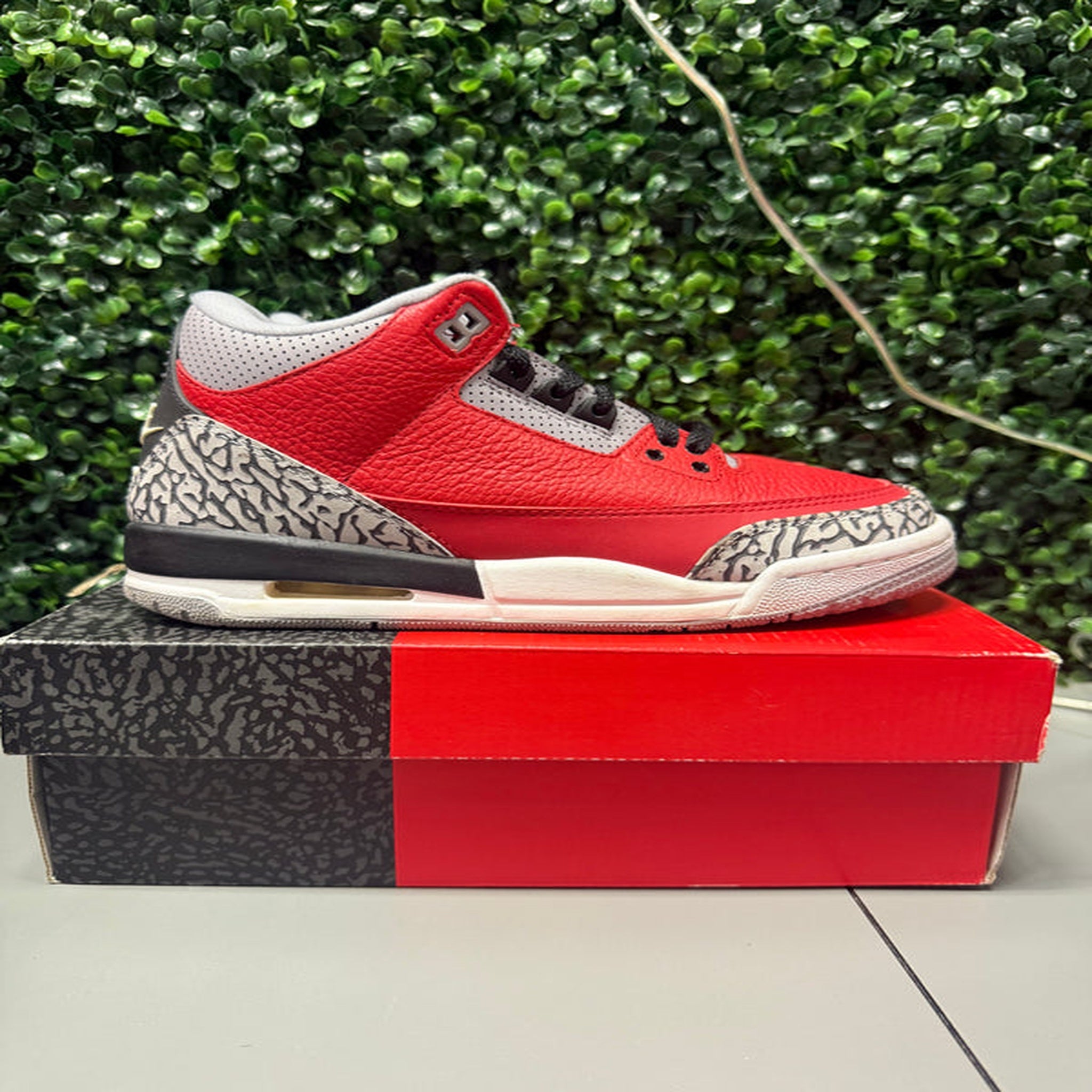 Jordan 3 "Fire Red SE" Size 5Y Preowned