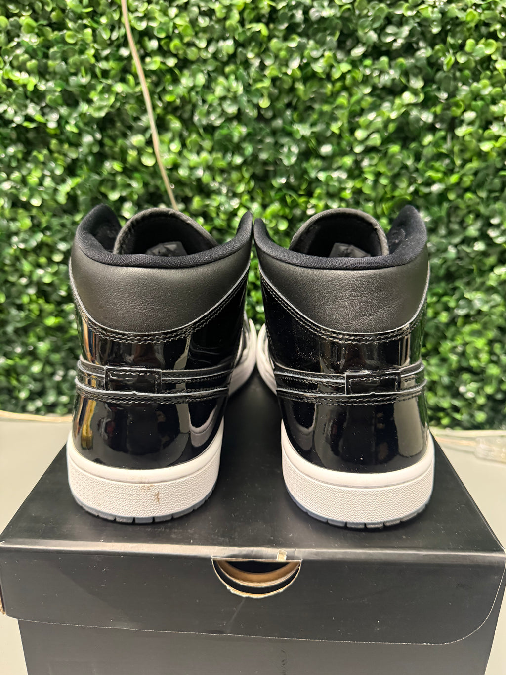 Jordan 1 Mid "Space Jam" Size 9.5 Preowned