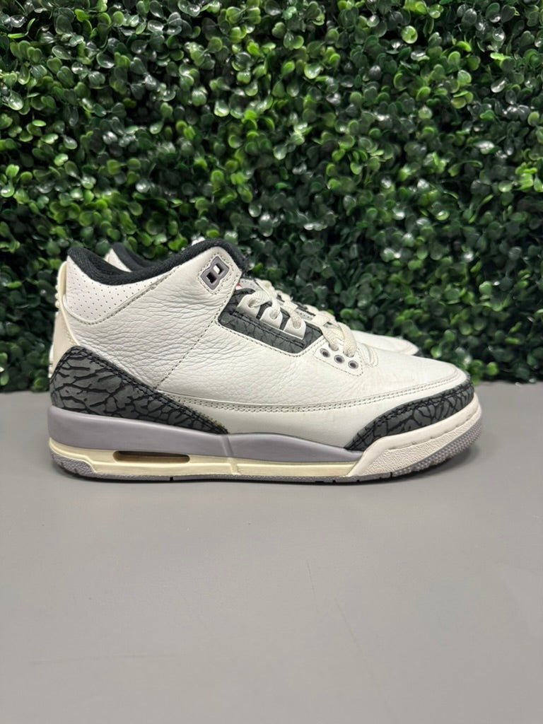 Jordan 3 "Grey Cement" Size 5Y Preowned
