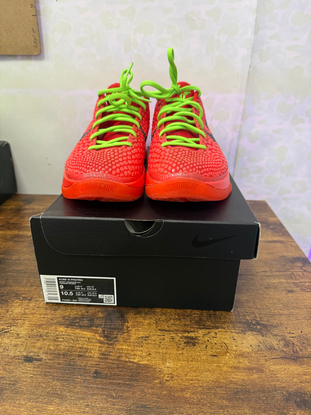 Nike Kobe 6 Protro “Reverse Grinch” Preowned Size 9