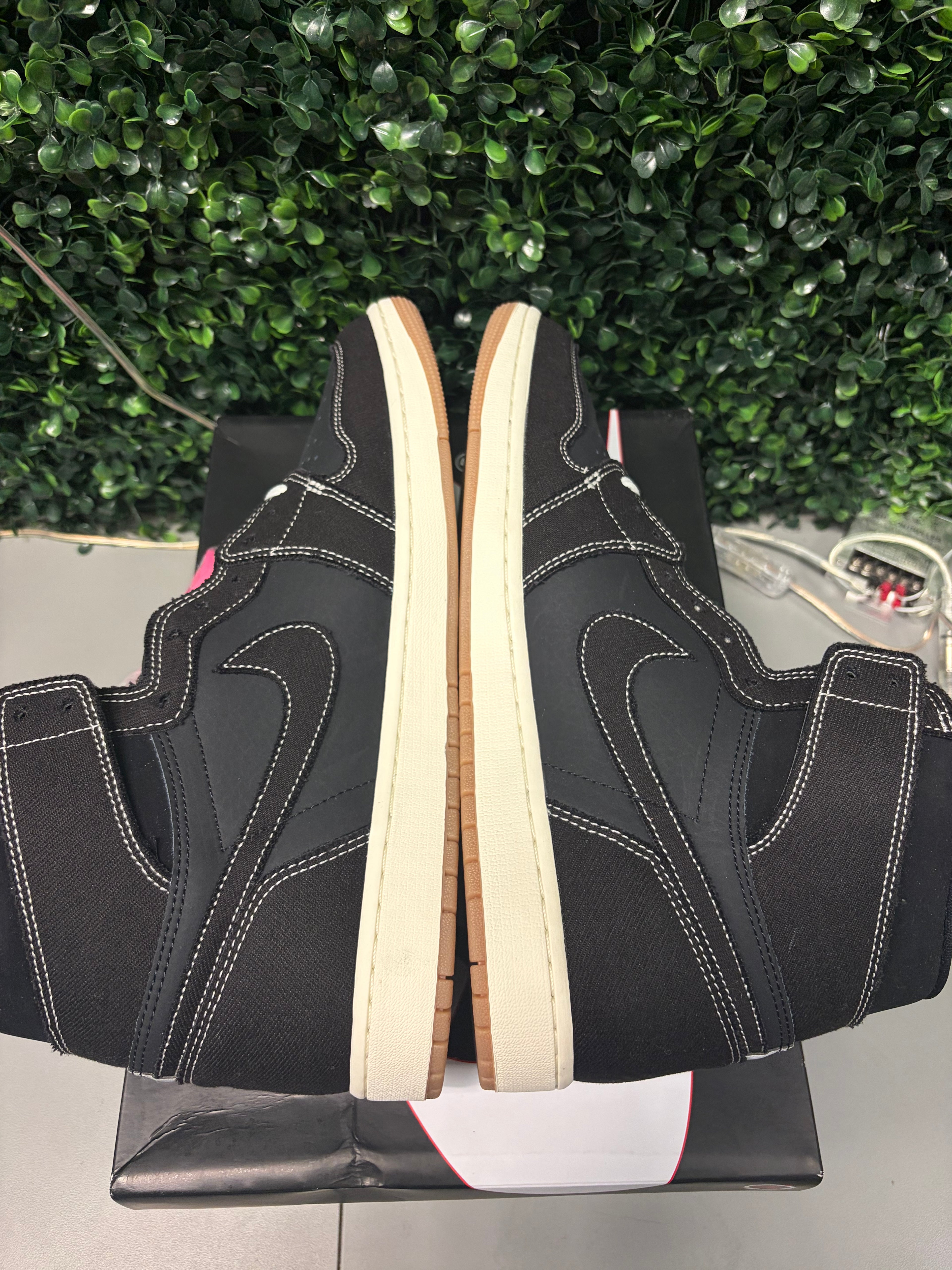 Jordan 1 Retro High OG Flight Club Size 13 Preowned