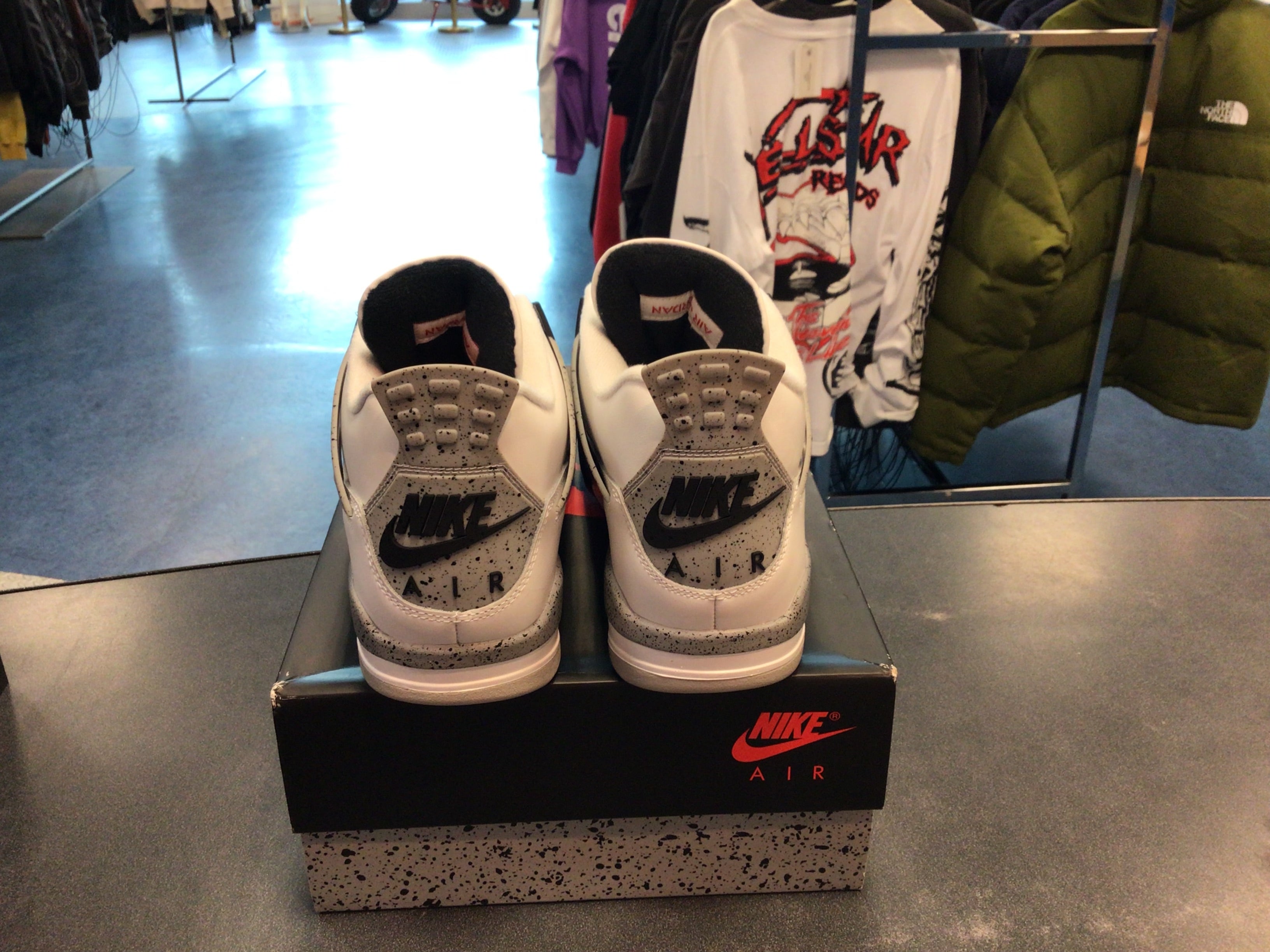 Jordan 4 Retro “White Cement” (2025) Preowned (VNDS) size 11M