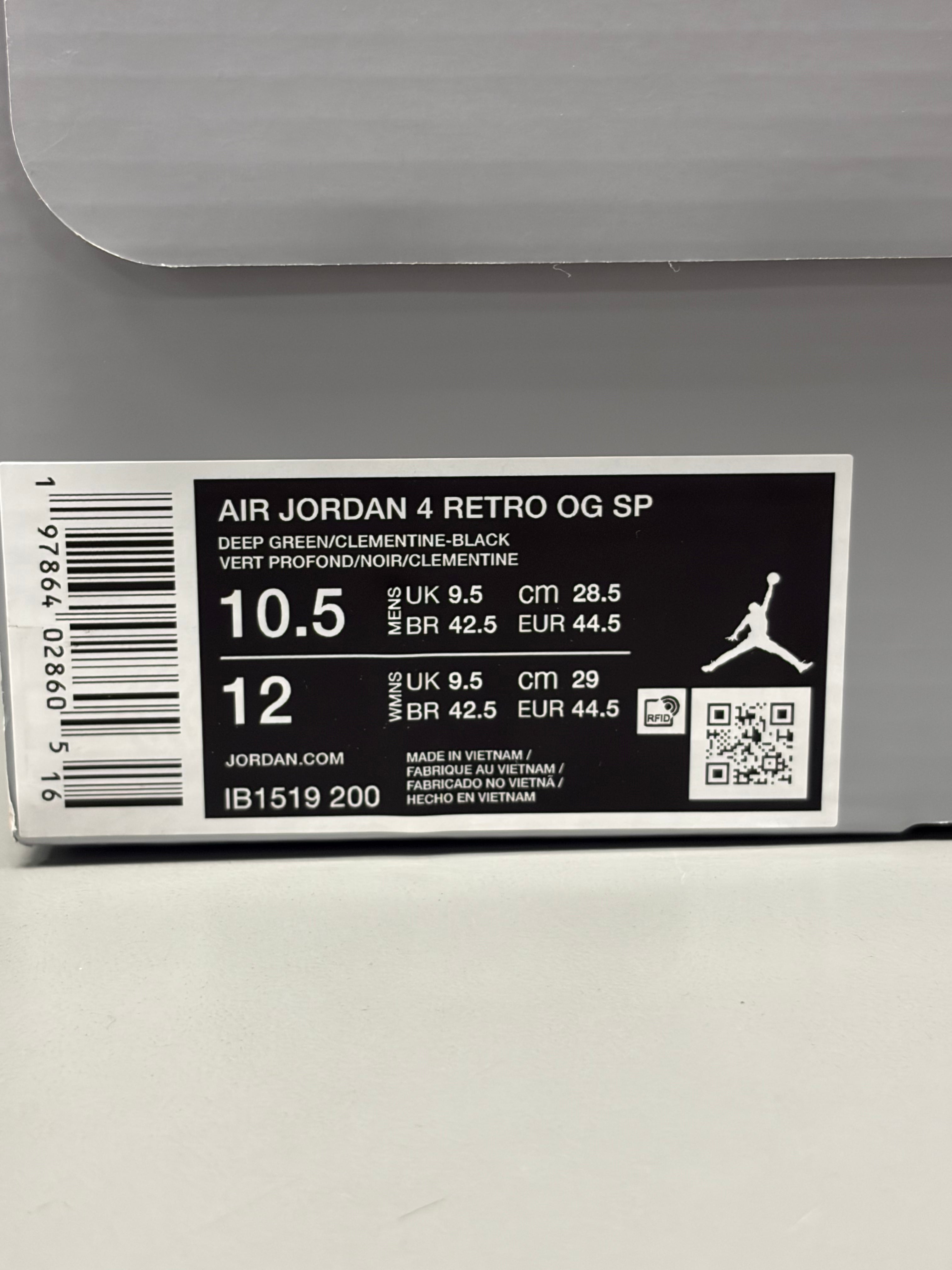 Jordan 4 Retro OG "Undefeated" (2025) Size 10.5 Preowned