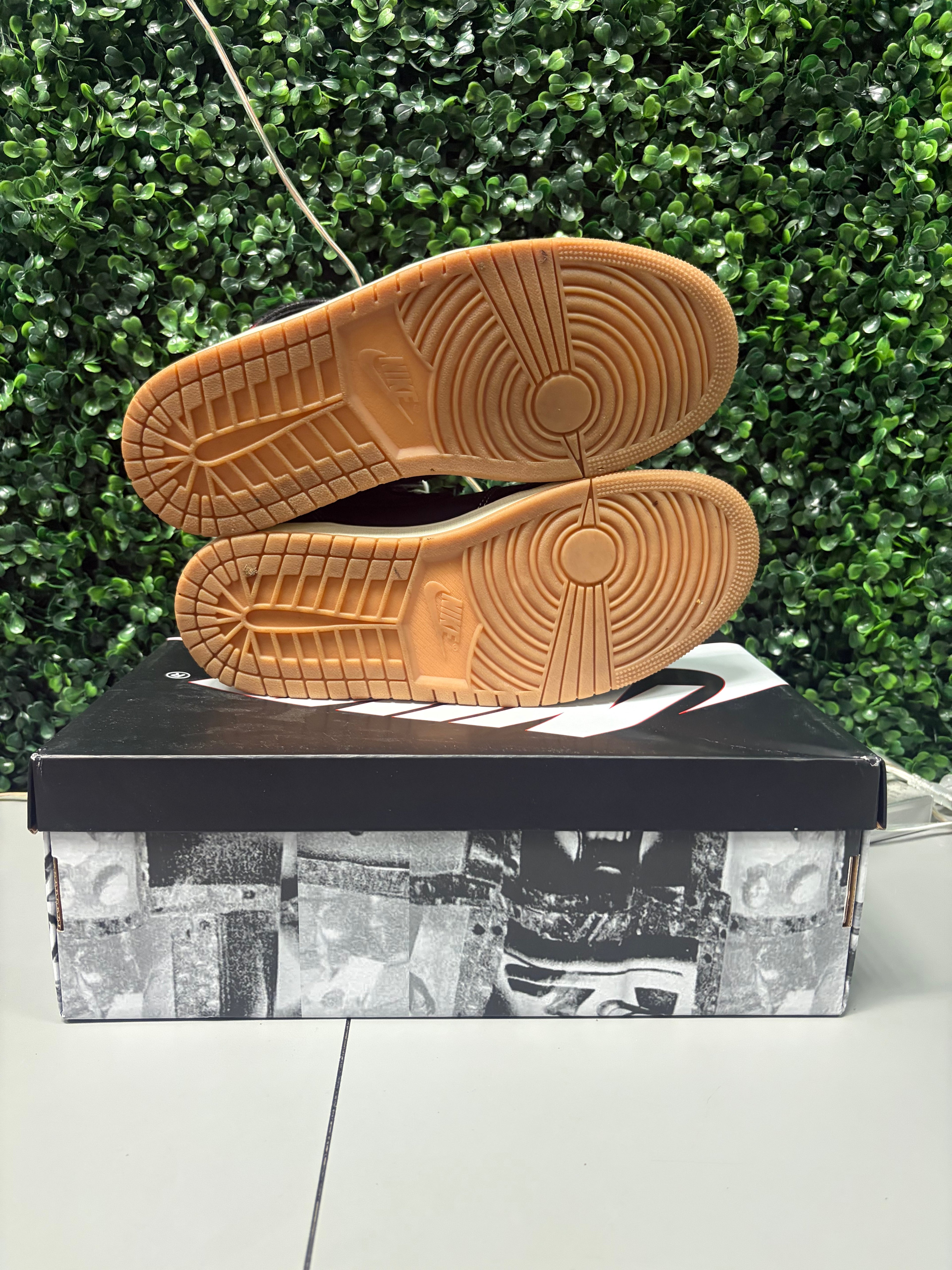 Jordan 1 High "Flight Club" Size 9.5 Preowned