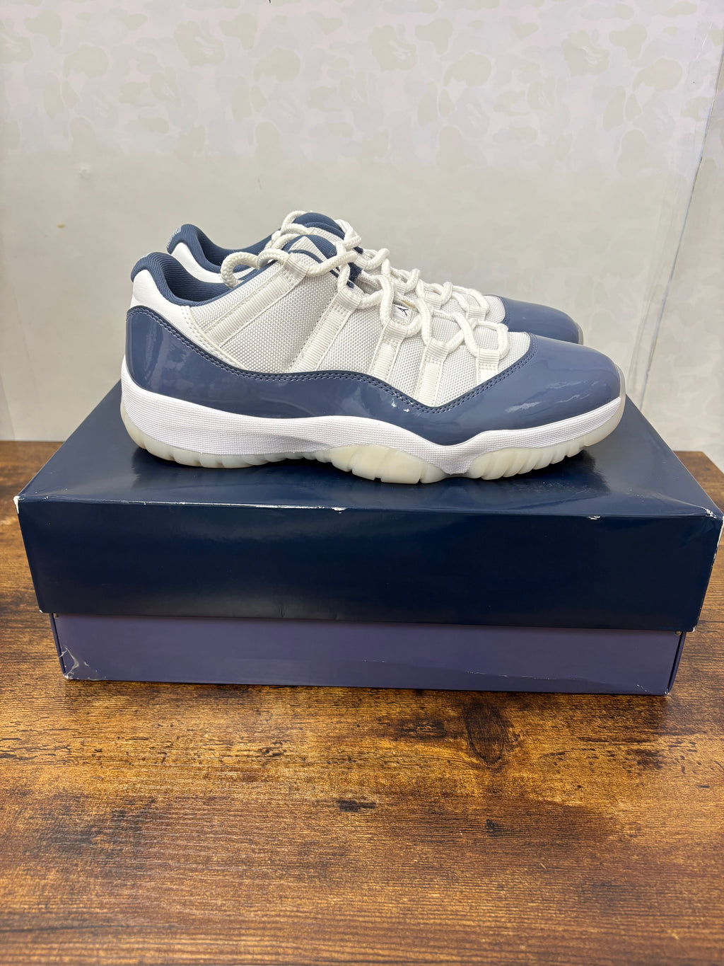 Jordan 11 “Diffused Blue” Preowned Size 9.5