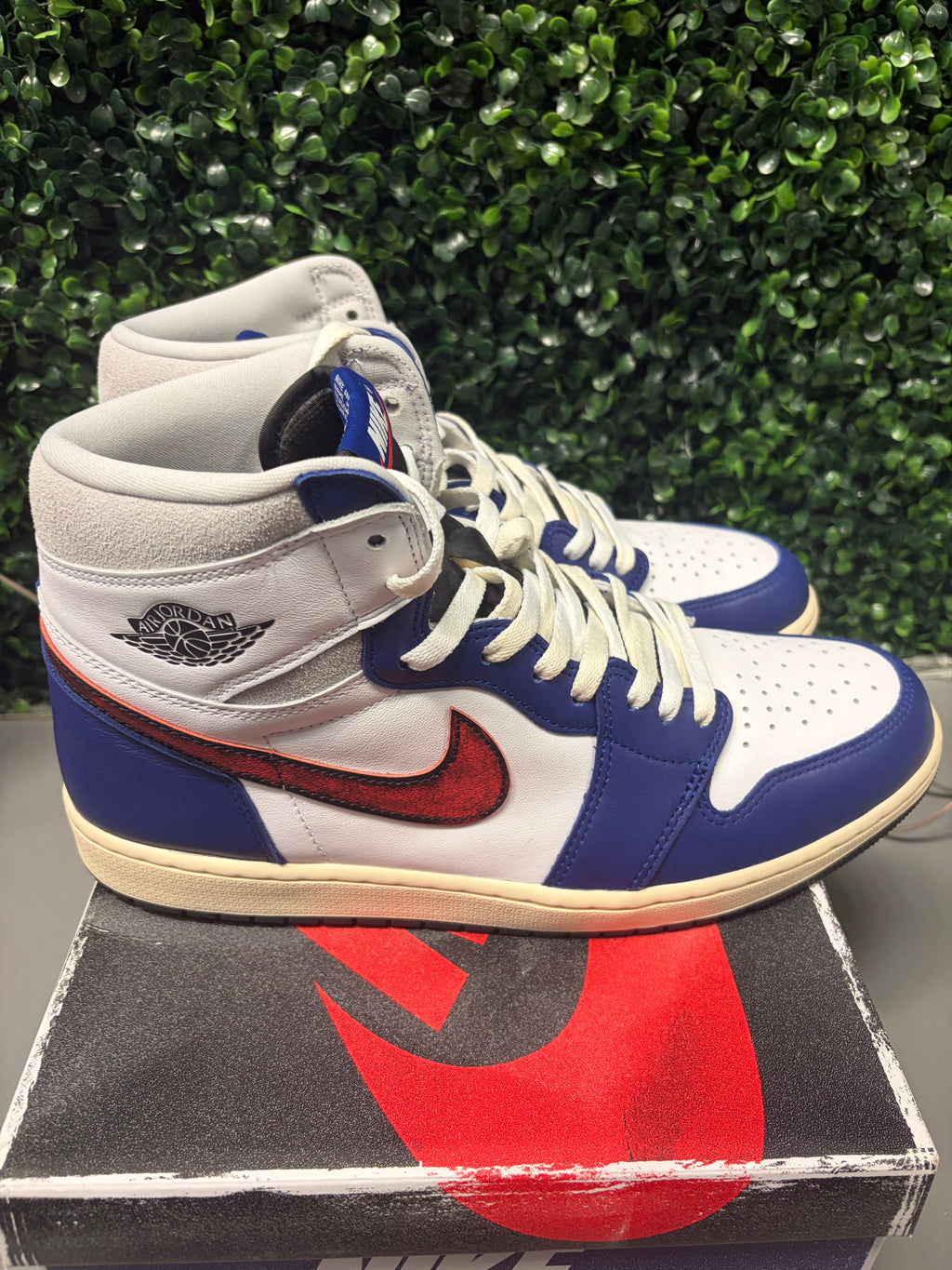 Jordan 1 Retro High OG "Rare Air" Size 13 Preowned