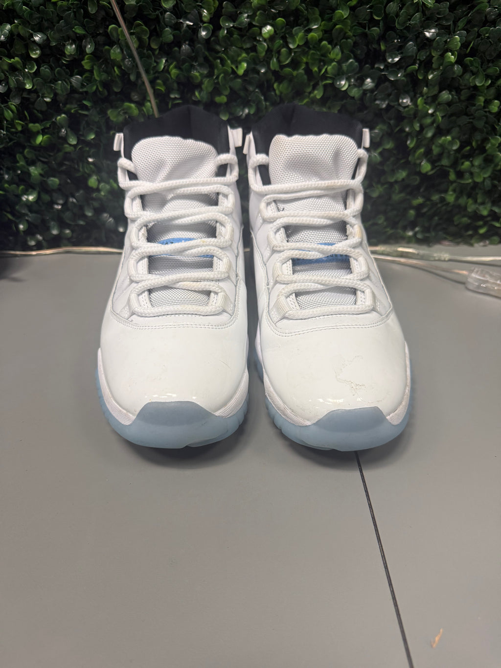 Jordan 11 Retro "Legend Blue" Size 10.5 Preowned