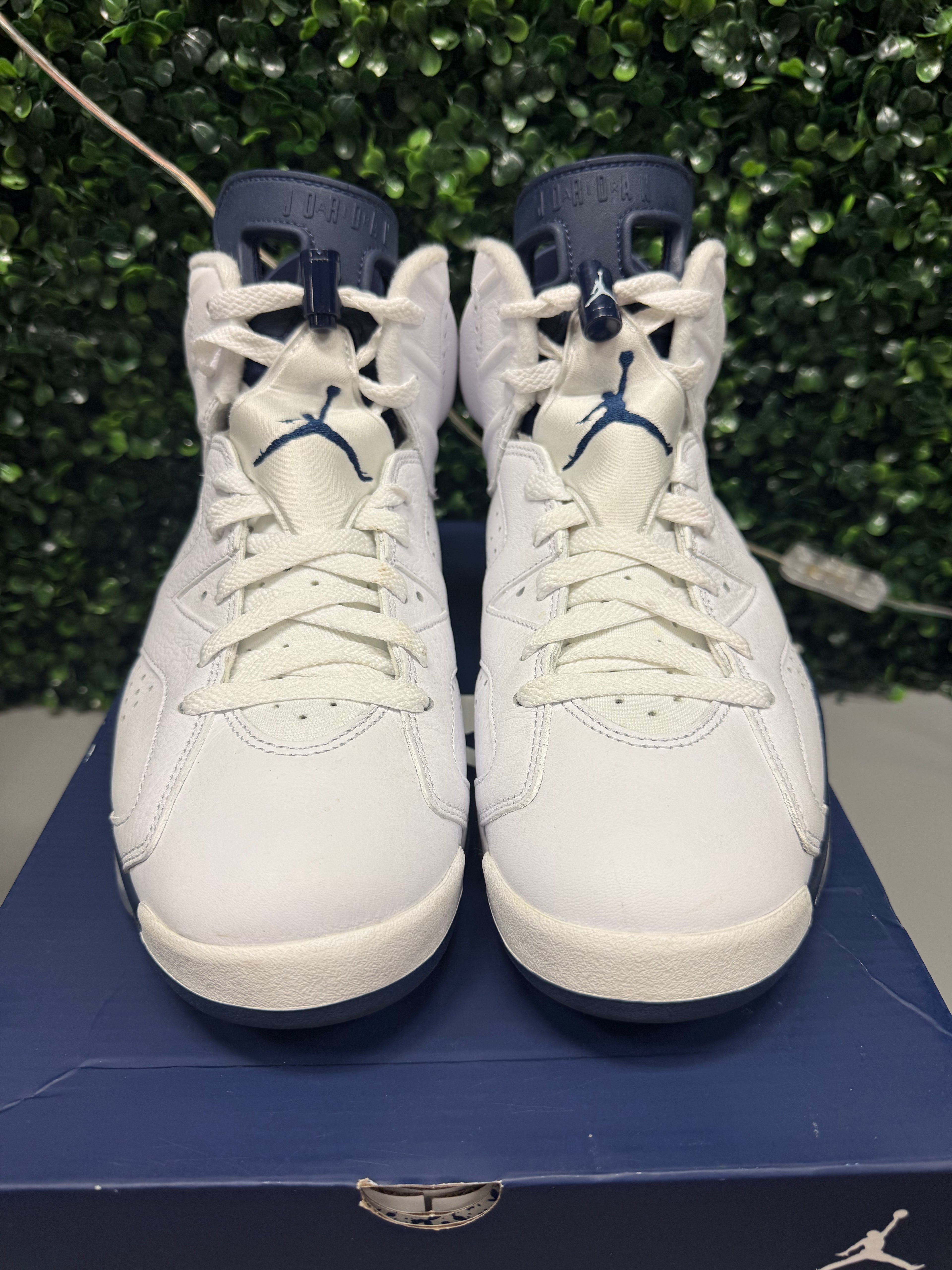 Jordan 6 "Midnight Navy" Size 9.5 Preowned