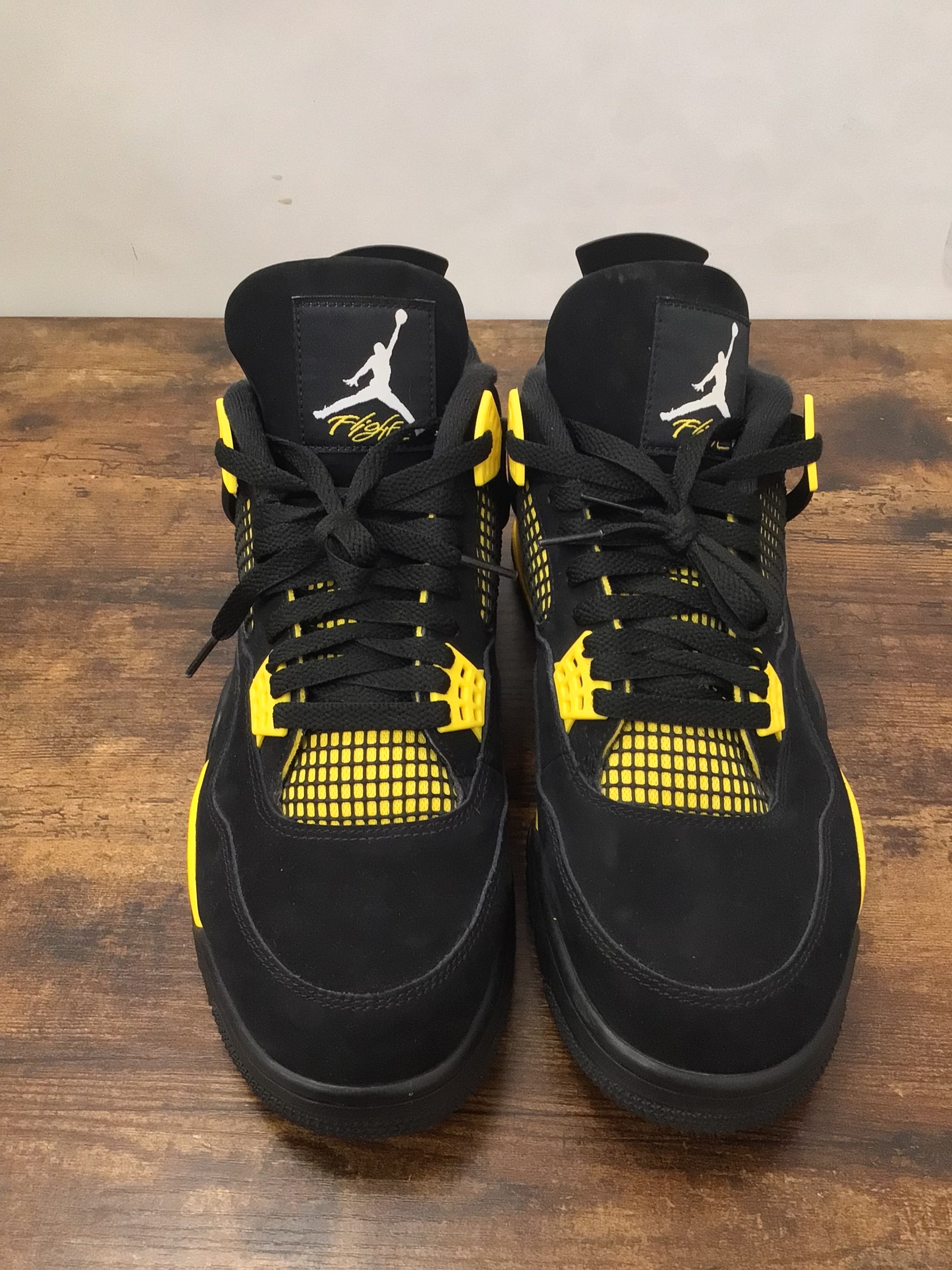 Jordan 4 Retro Thunder Size 12M Preowned(no box)