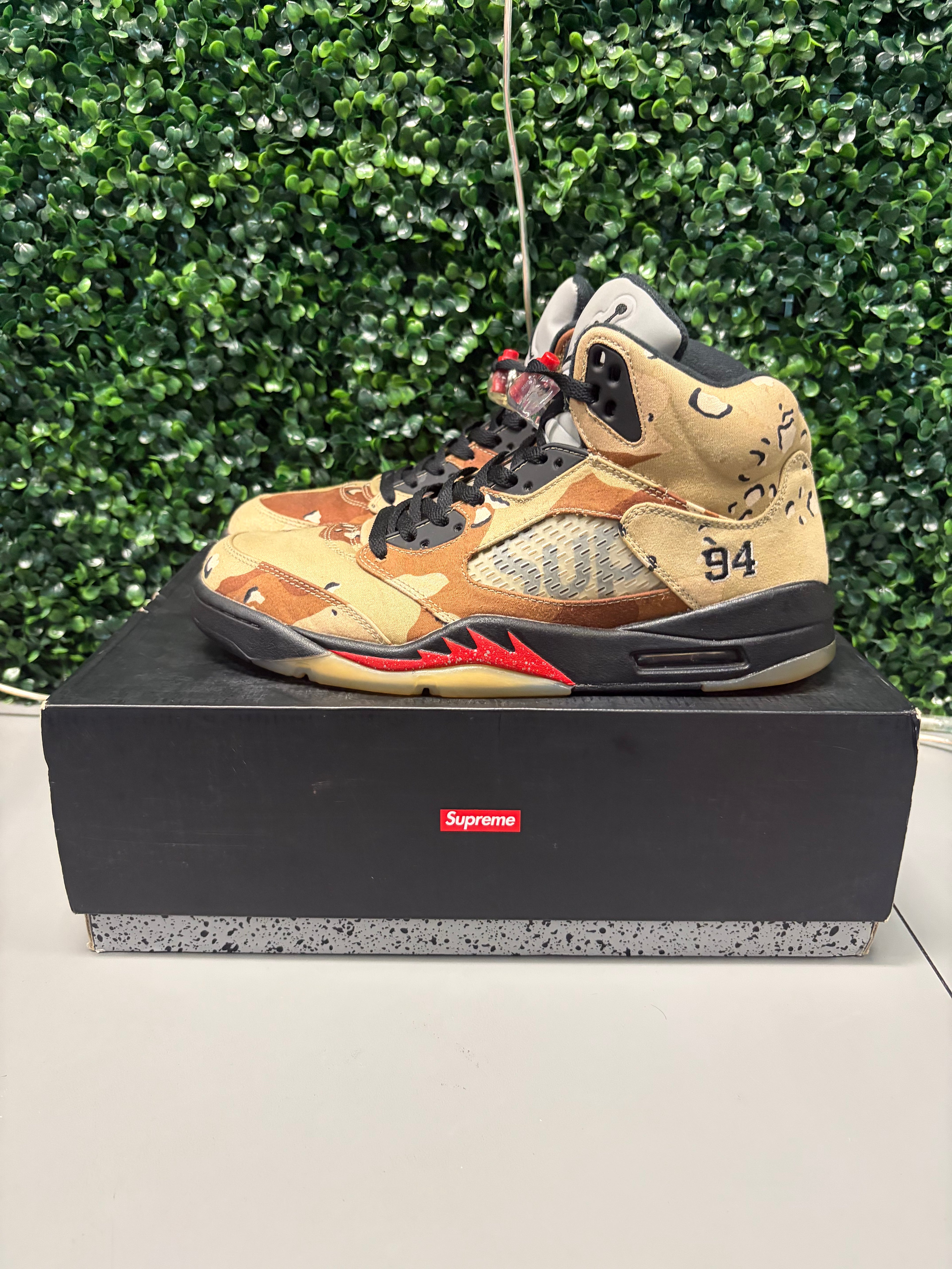 Jordan 5 Retro "Supreme Desert Camo" Size 11 Preowned