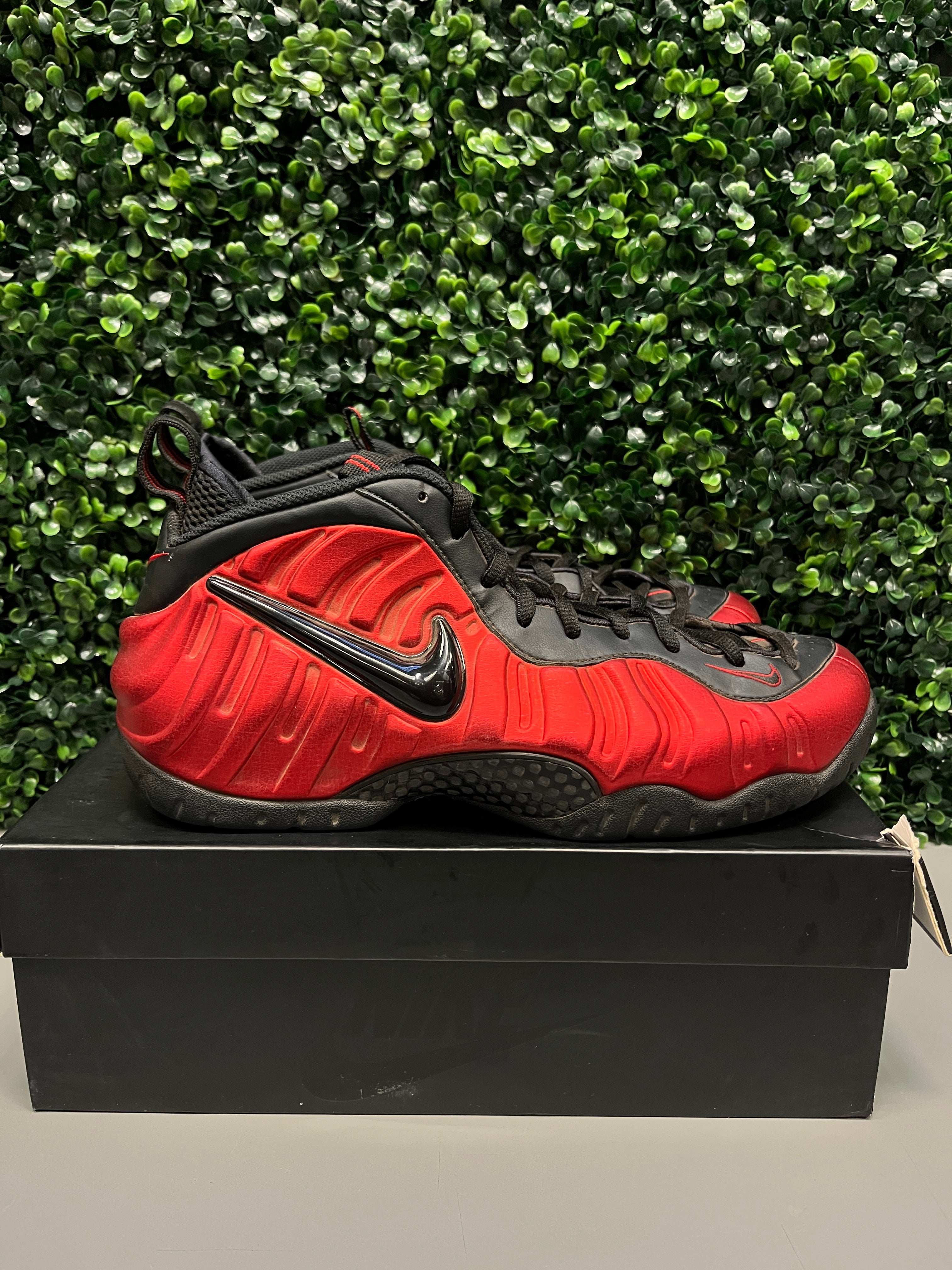 Nike Air Foamposite Pro "University Red" Size 11.5 Preowned