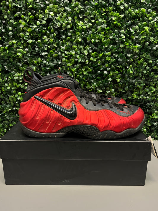 Nike Air Foamposite Pro "University Red" Size 11.5 Preowned