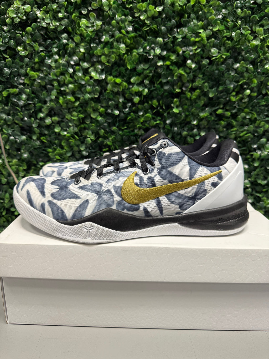 Nike Kobe 8 Protro "Mambacita" Size 10 Preowned