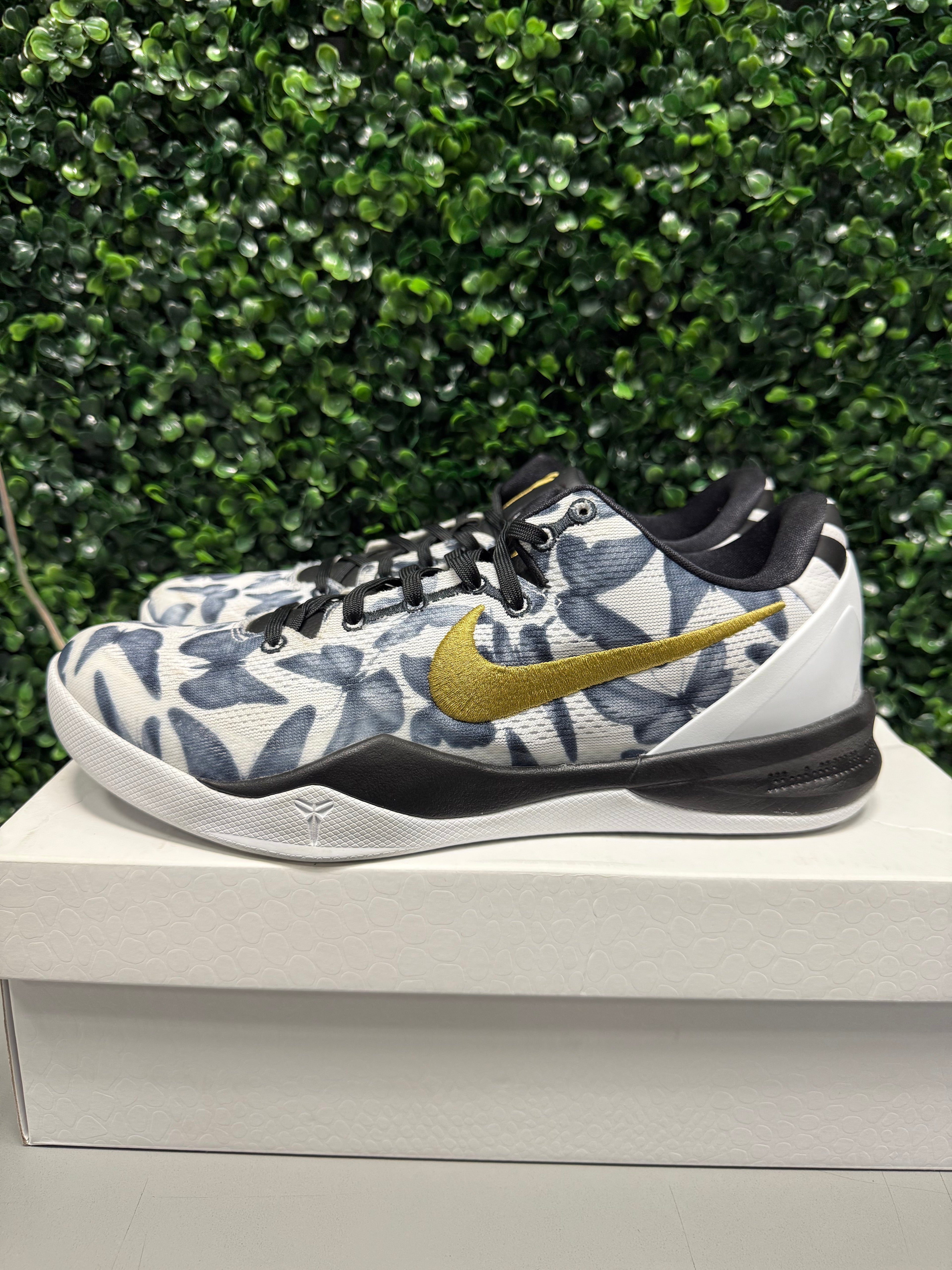 Nike Kobe 8 Protro "Mambacita" Size 10 Preowned