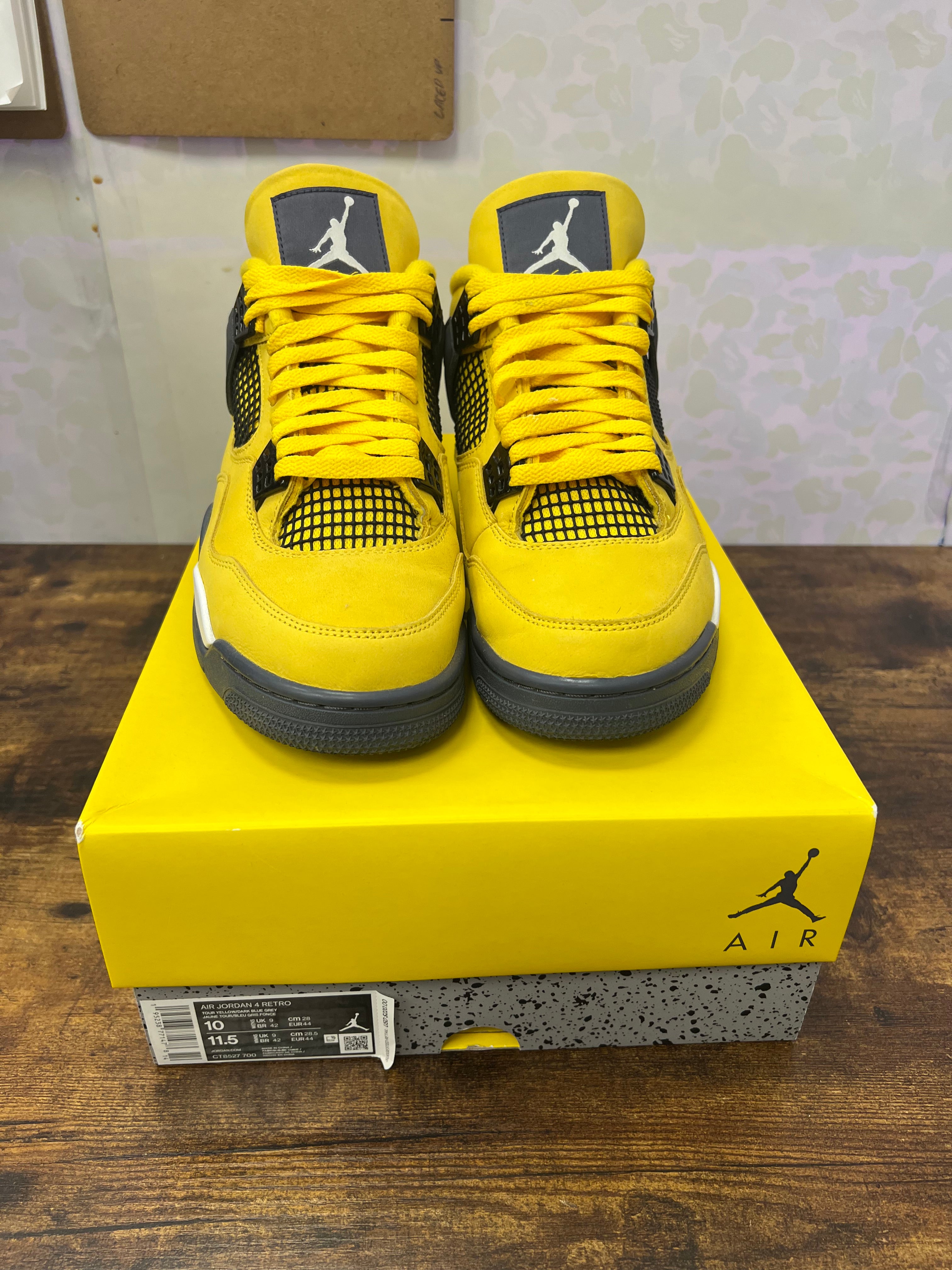 Jordan 4 “Lightning” Size 10M Preowned