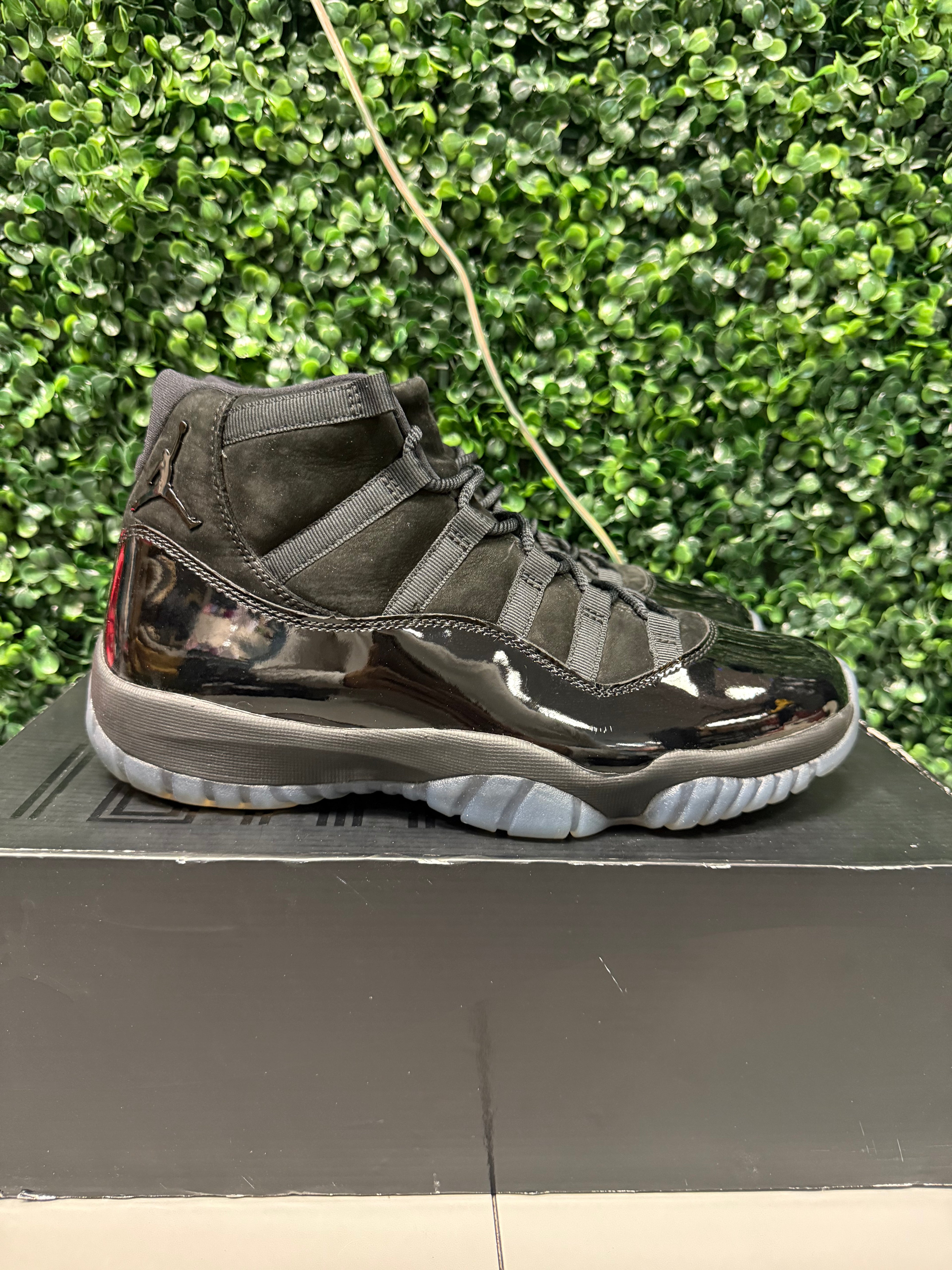 Jordan 11 High "Cap & Gown" Size 9.5 Preowned