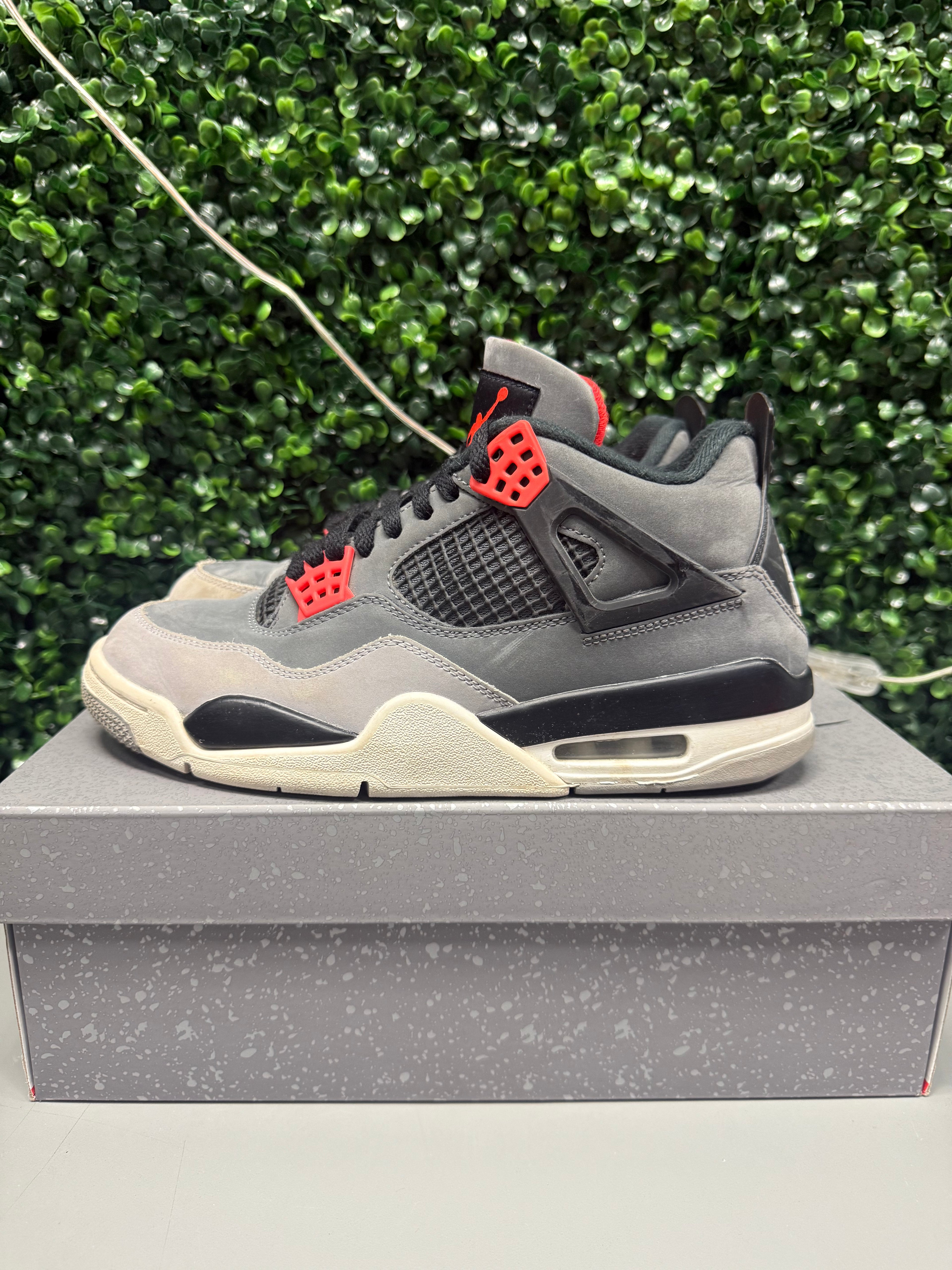 Jordan 4 "Infared" Size 7.5 Preowned