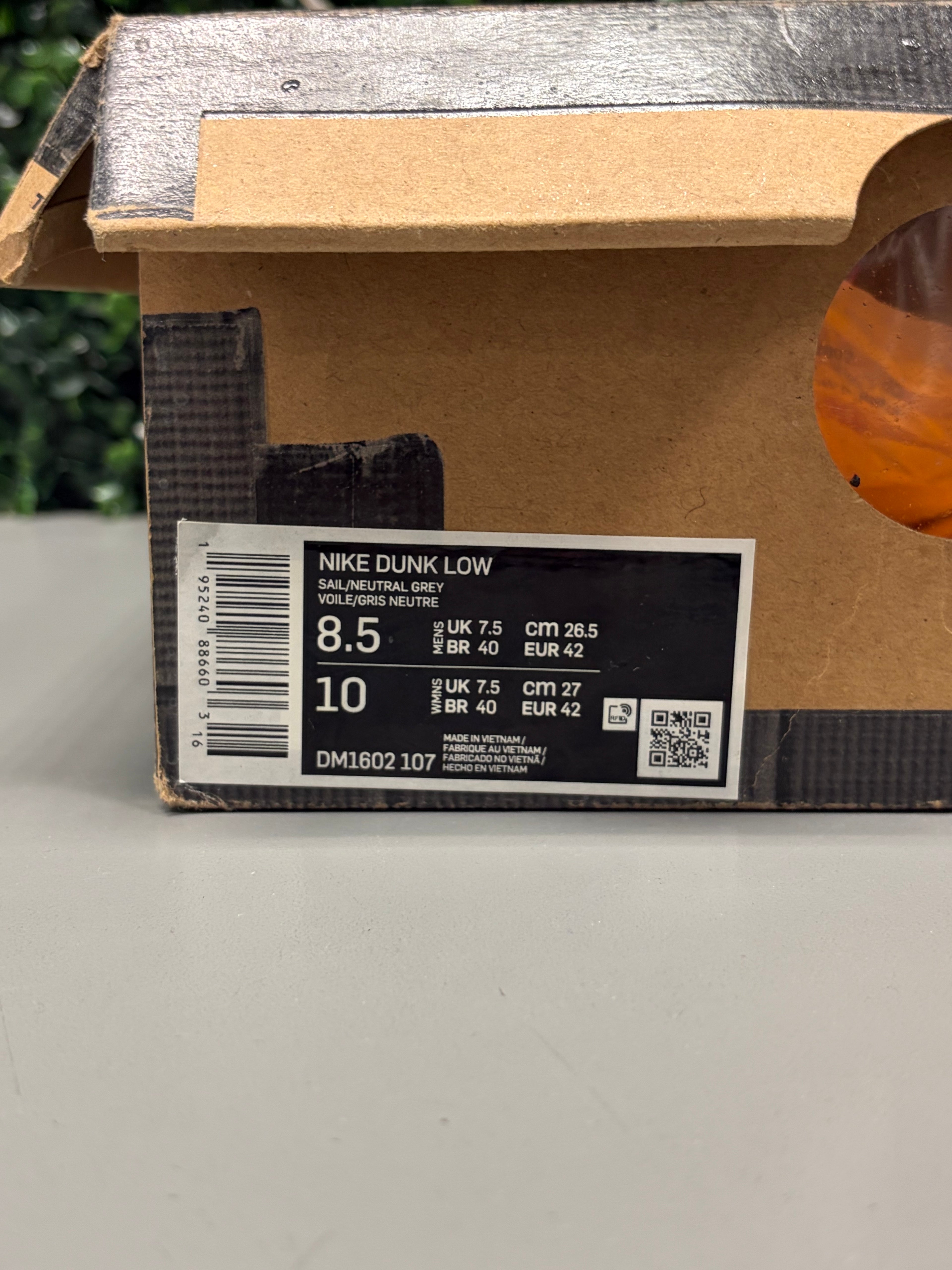 Nike Dunk Low Off-White "Lot 48" Size 8.5 Preowned