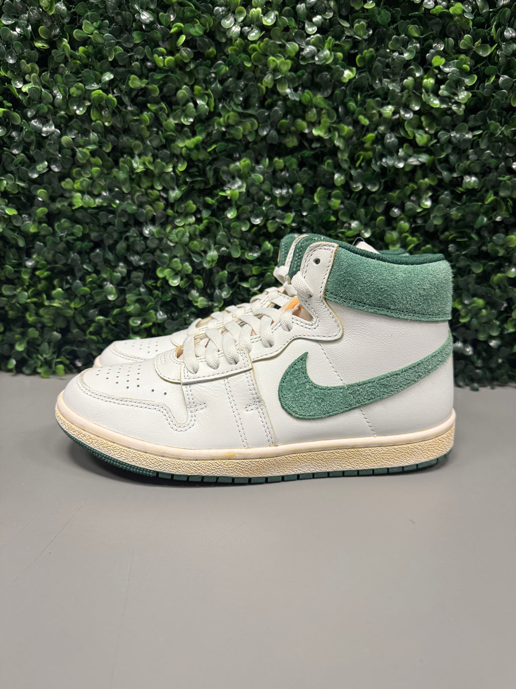 Nike Jordan Air Ship PE SP A Ma Maniére "Green Stone" Size 7.5 Preowned