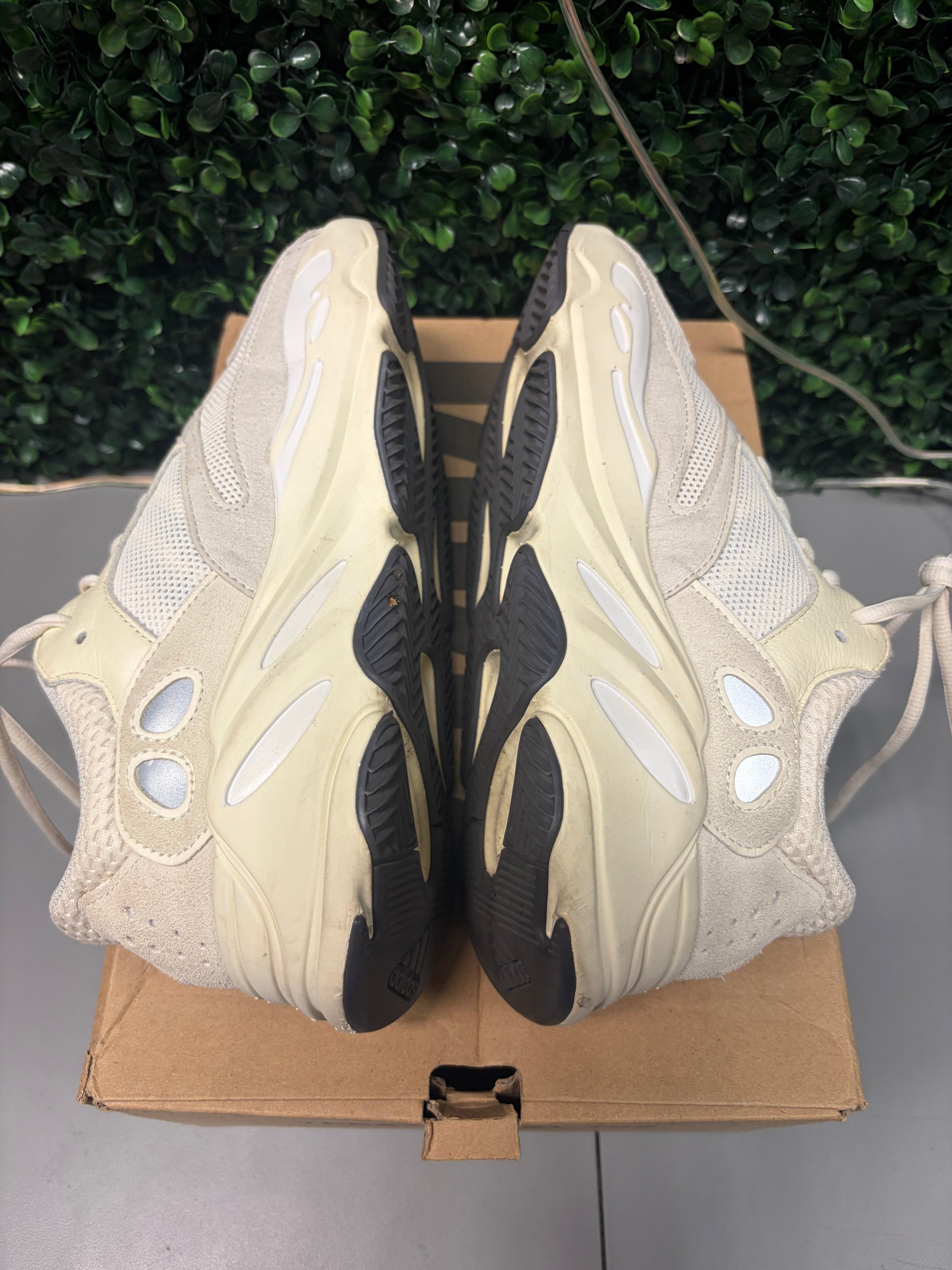 adidas Yeezy Boost 700 "Analog" Size 7 Preowned