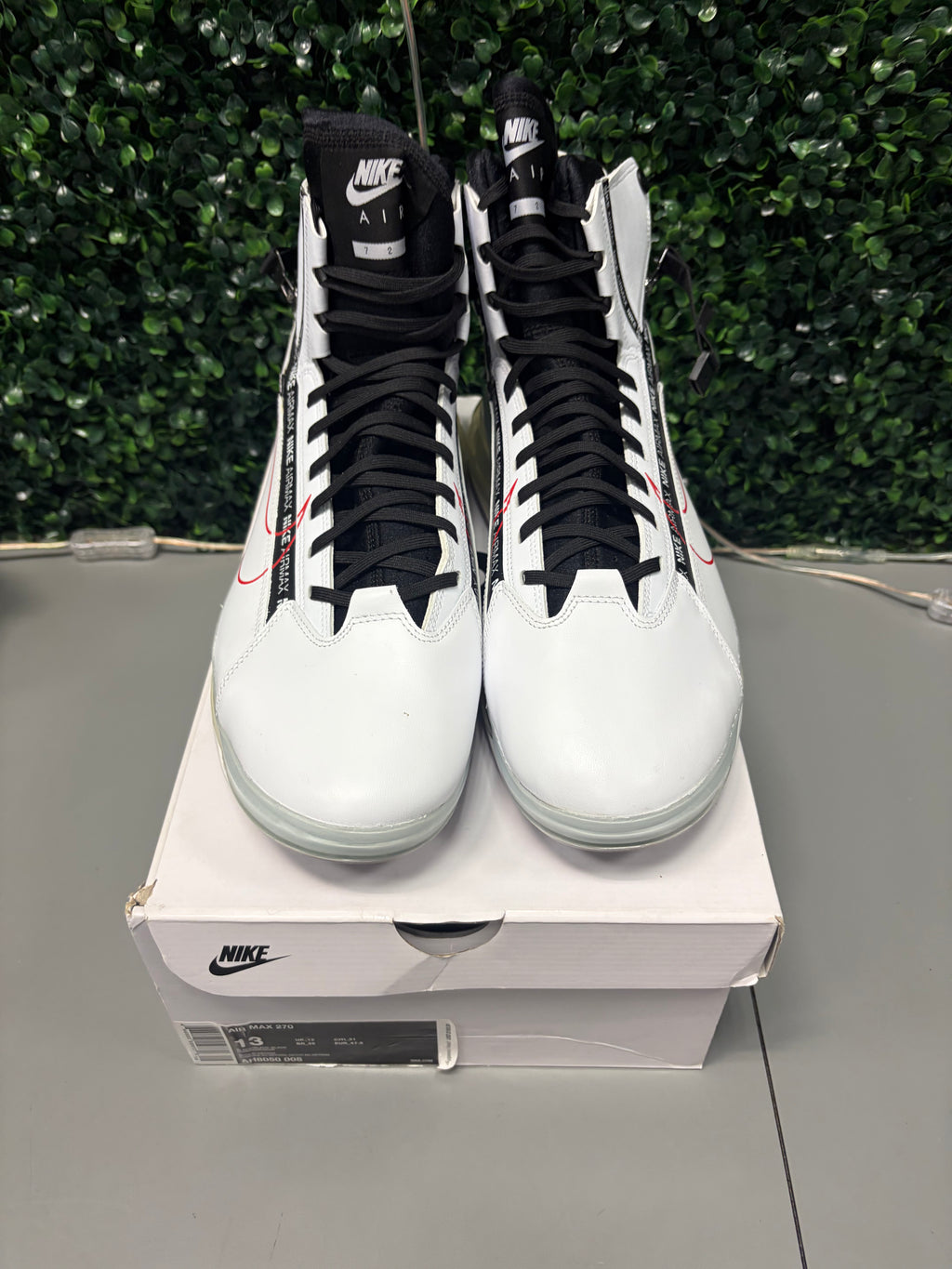 Nike Air Max 720 Saturn "White Black Red" Size 13 Preowned