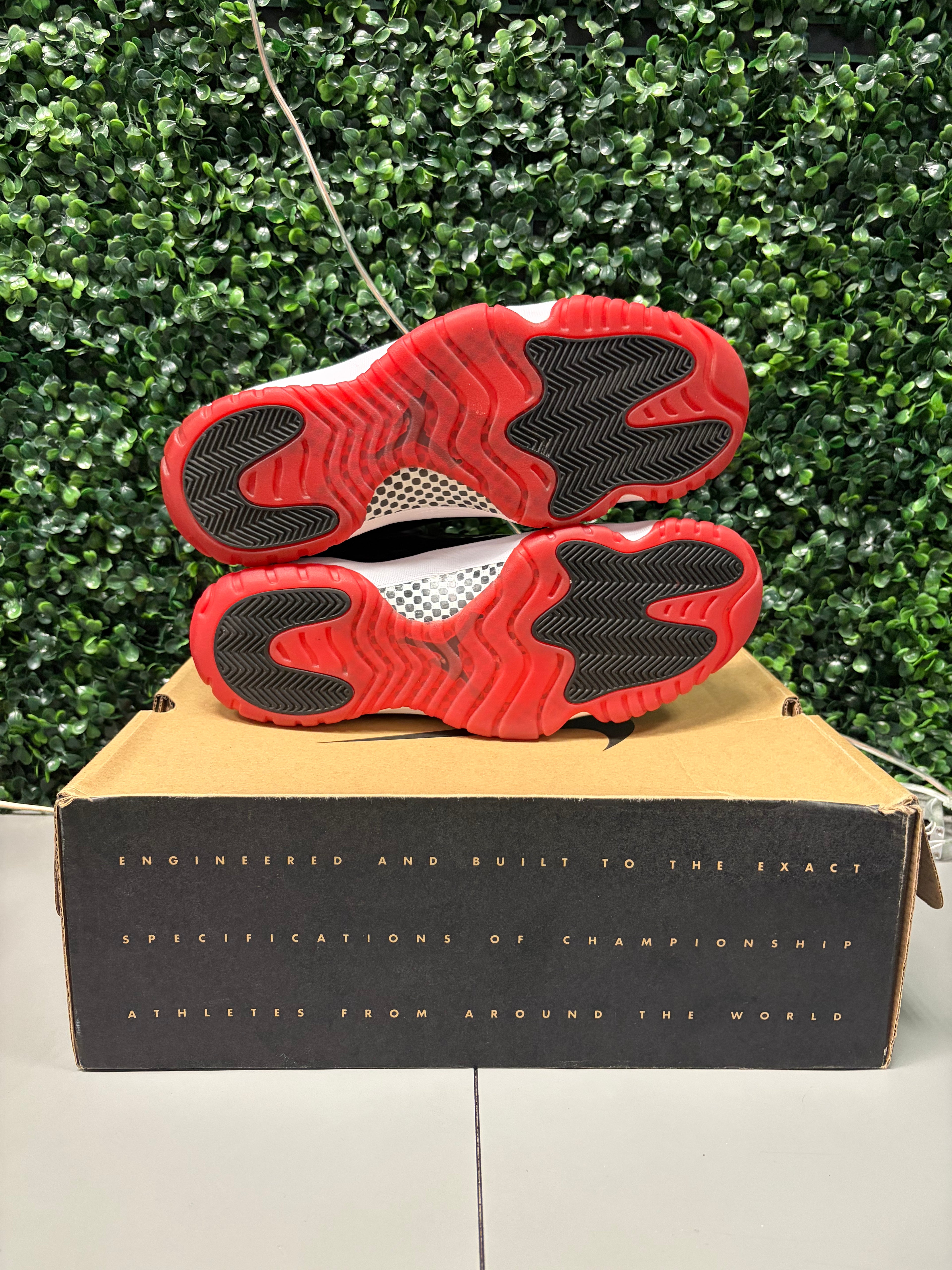 Jordan 11 Retro "Playoffs Bred" (2019) Size 12 Preowned