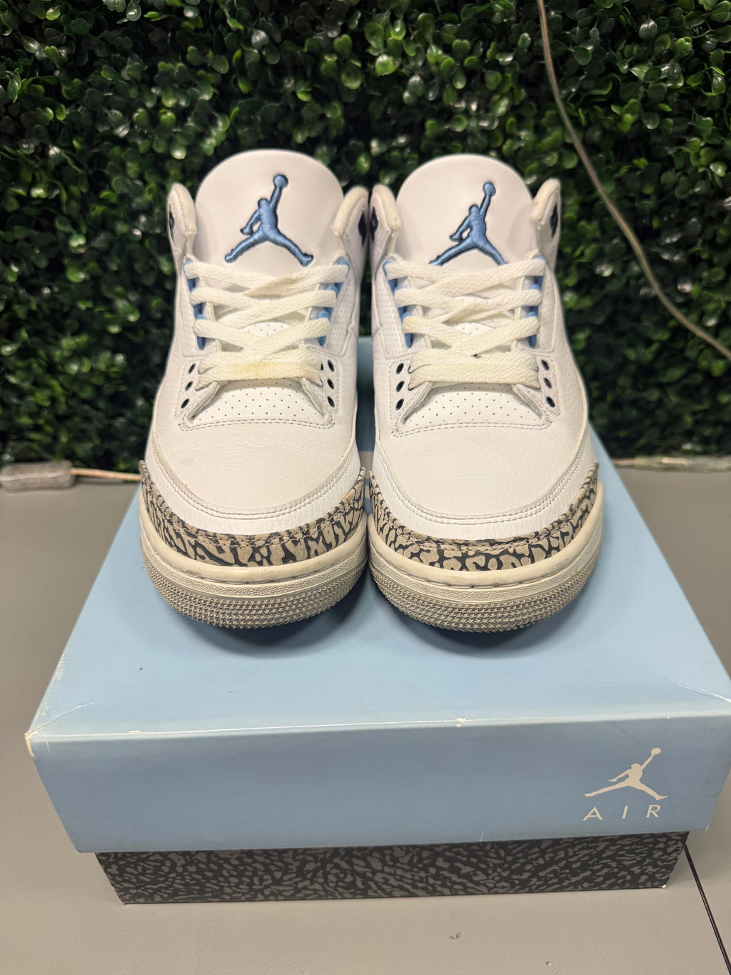 Jordan 3 Retro "UNC" Size 9 Preowned