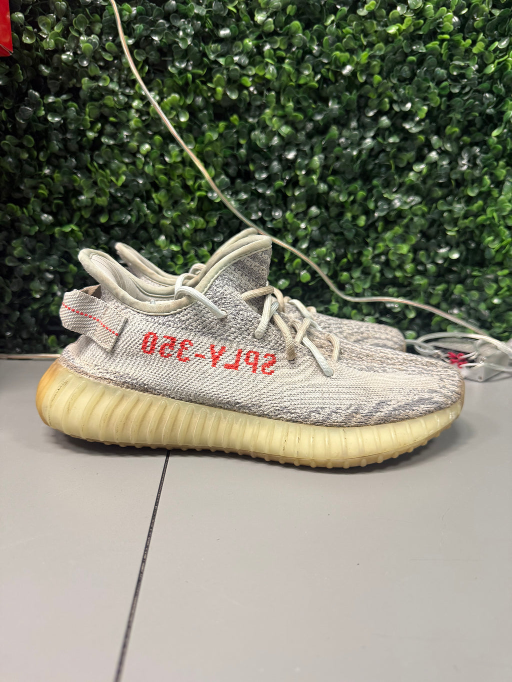 Yeezy 350 V2 "Blue Tint" Size 7.5 Preowned
