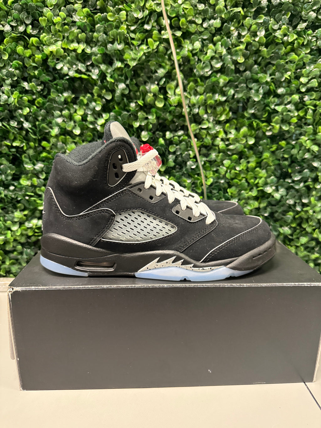 Jordan 5 "Metallic Reimagined" Size 4Y Preowned