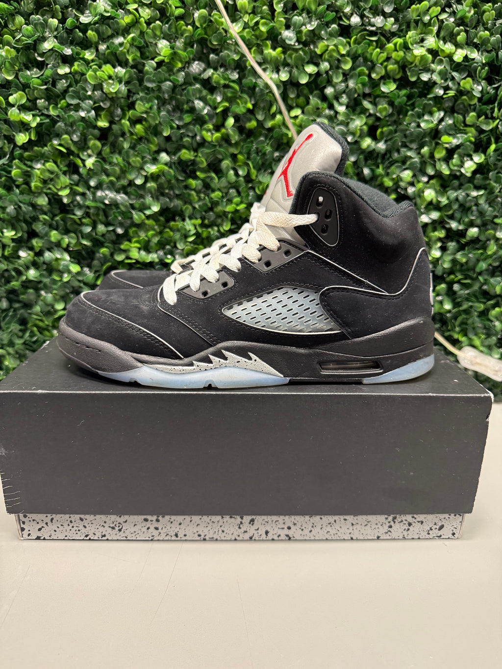Jordan 5 "Metallic Reimagined" Size 6Y Preowned