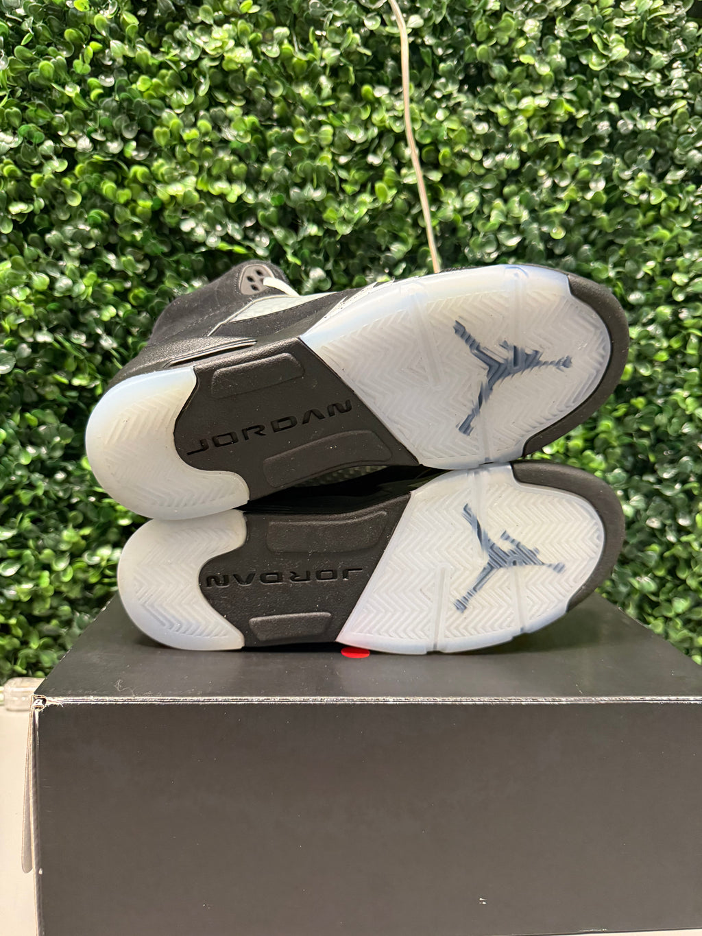 Jordan 5 "Metallic Reimagined" Size 4Y Preowned