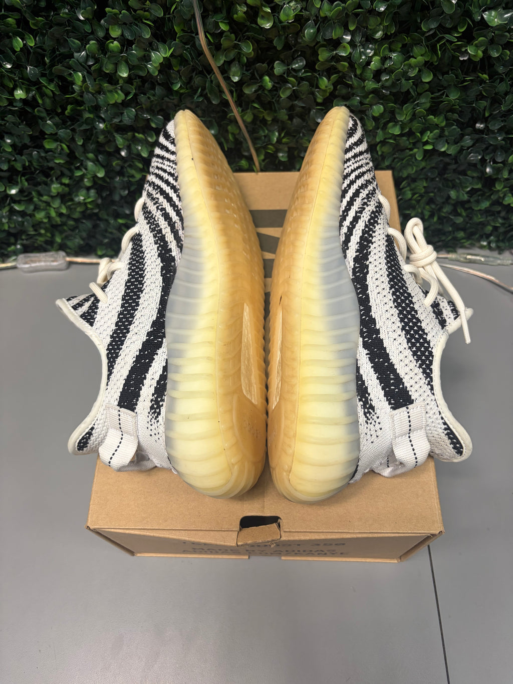 Adidas Yeezy Boost 350 V2 "Zebra" Size 11 Preowned