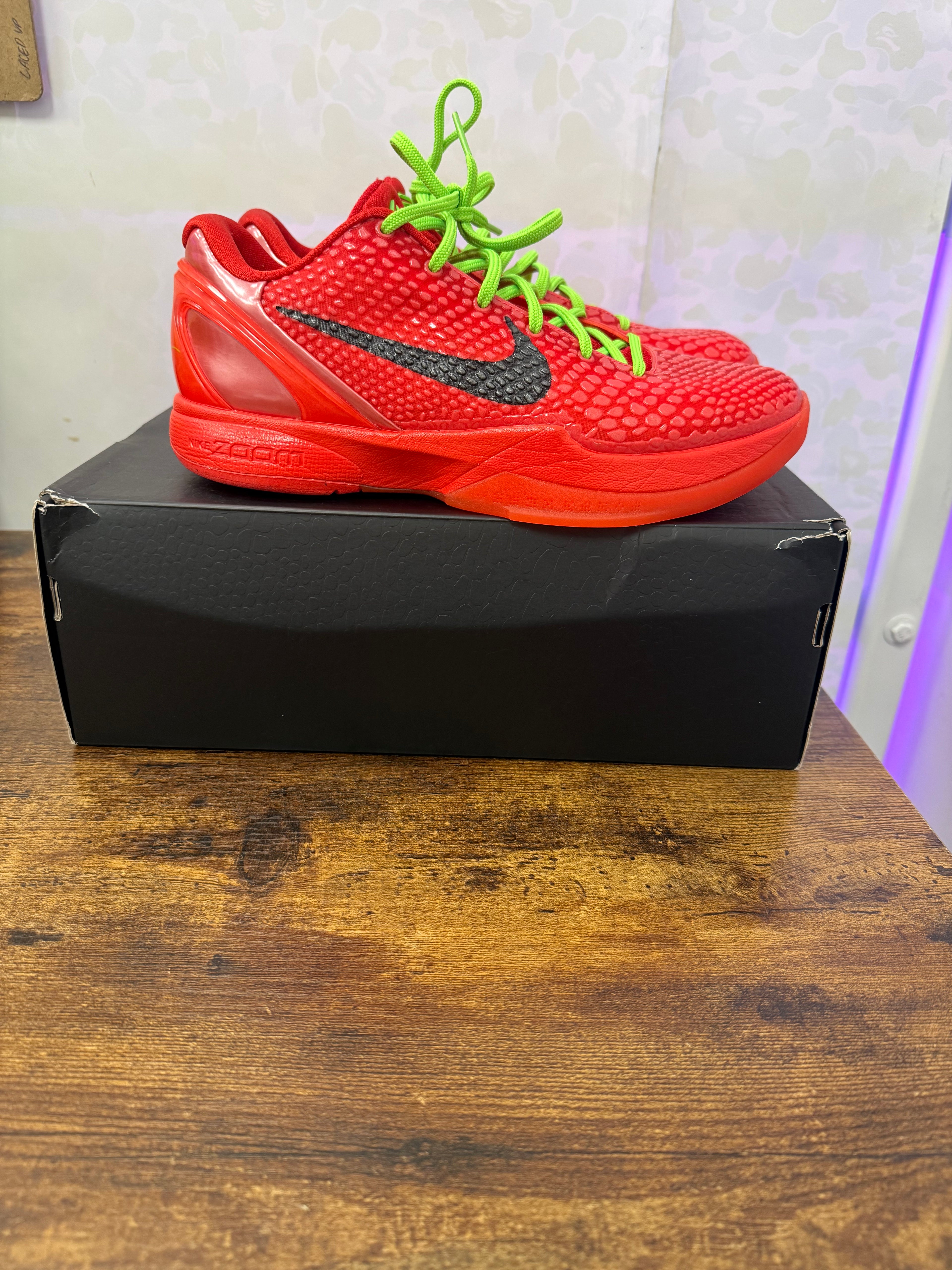 Nike Kobe 6 Protro “Reverse Grinch” Preowned Size 9