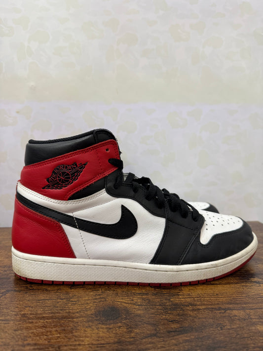 Jordan 1 “Black Toe” Size 11 Preowned