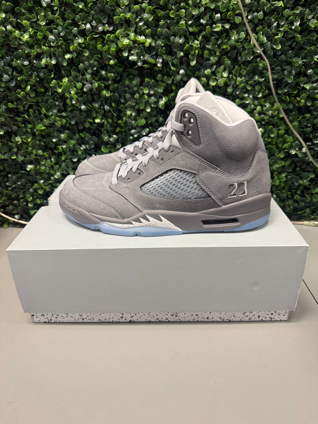 Jordan 5 Retro "Wolf Grey" Size 10.5 Preowned