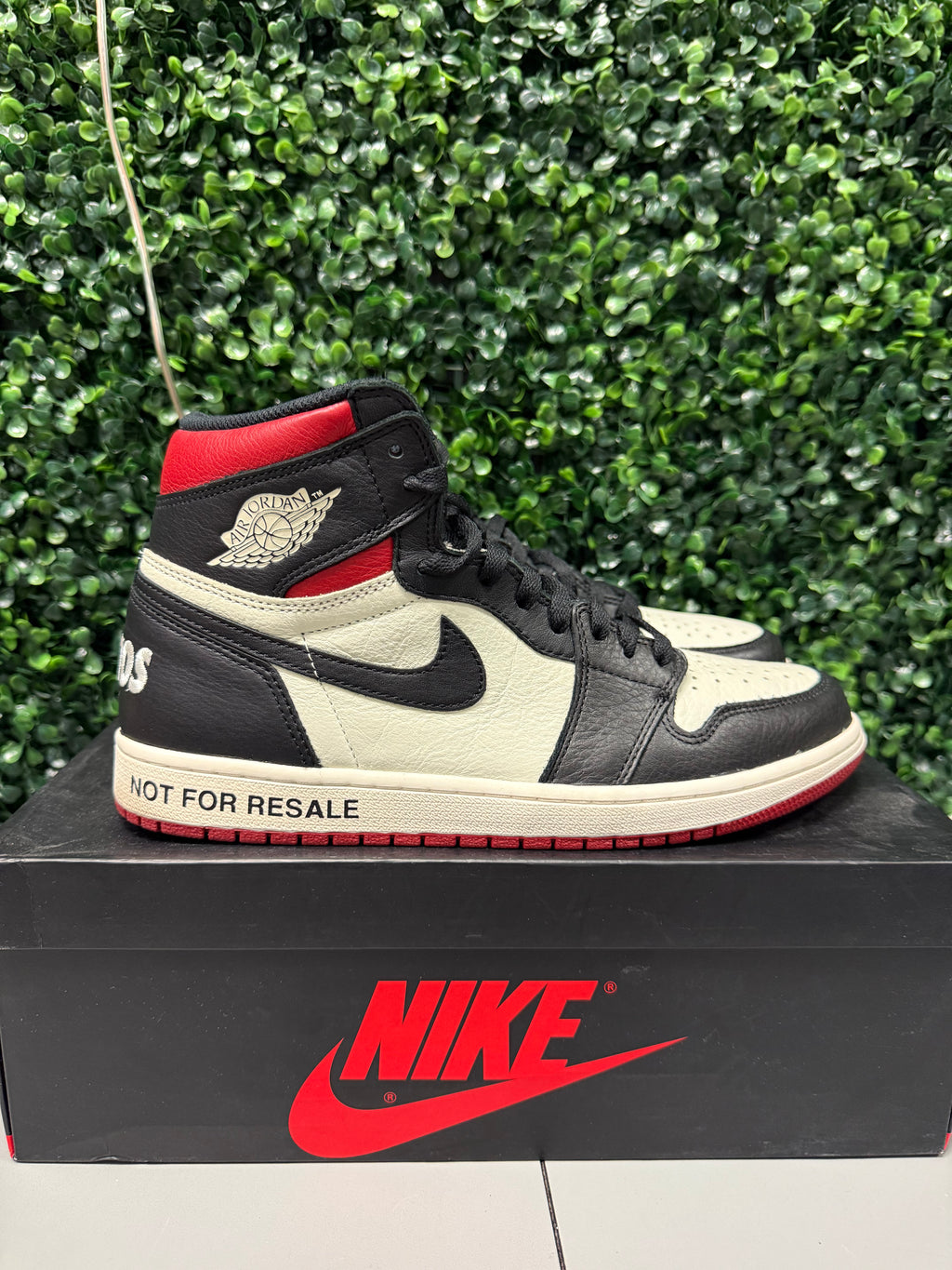 Jordan 1 Retro High "Not for Resale Varsity Red" Size 10.5 Great Condition