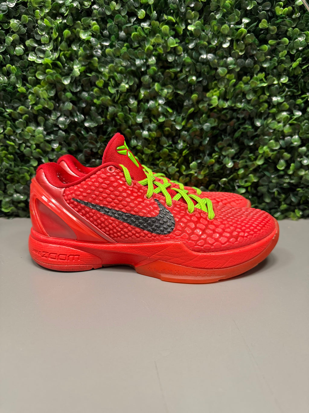 Nike Kobe 6 Protro "Reverse Grinch" Size 5Y Preowned