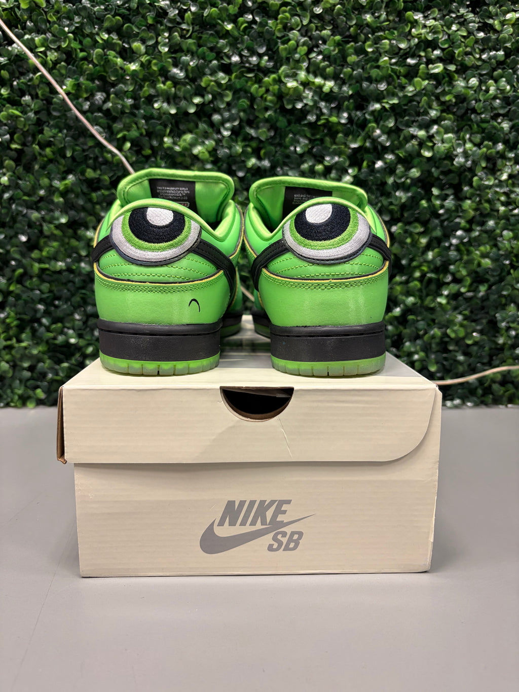 Nike SB Dunk Low "Buttercup" Size 8M/9.5W Preowned