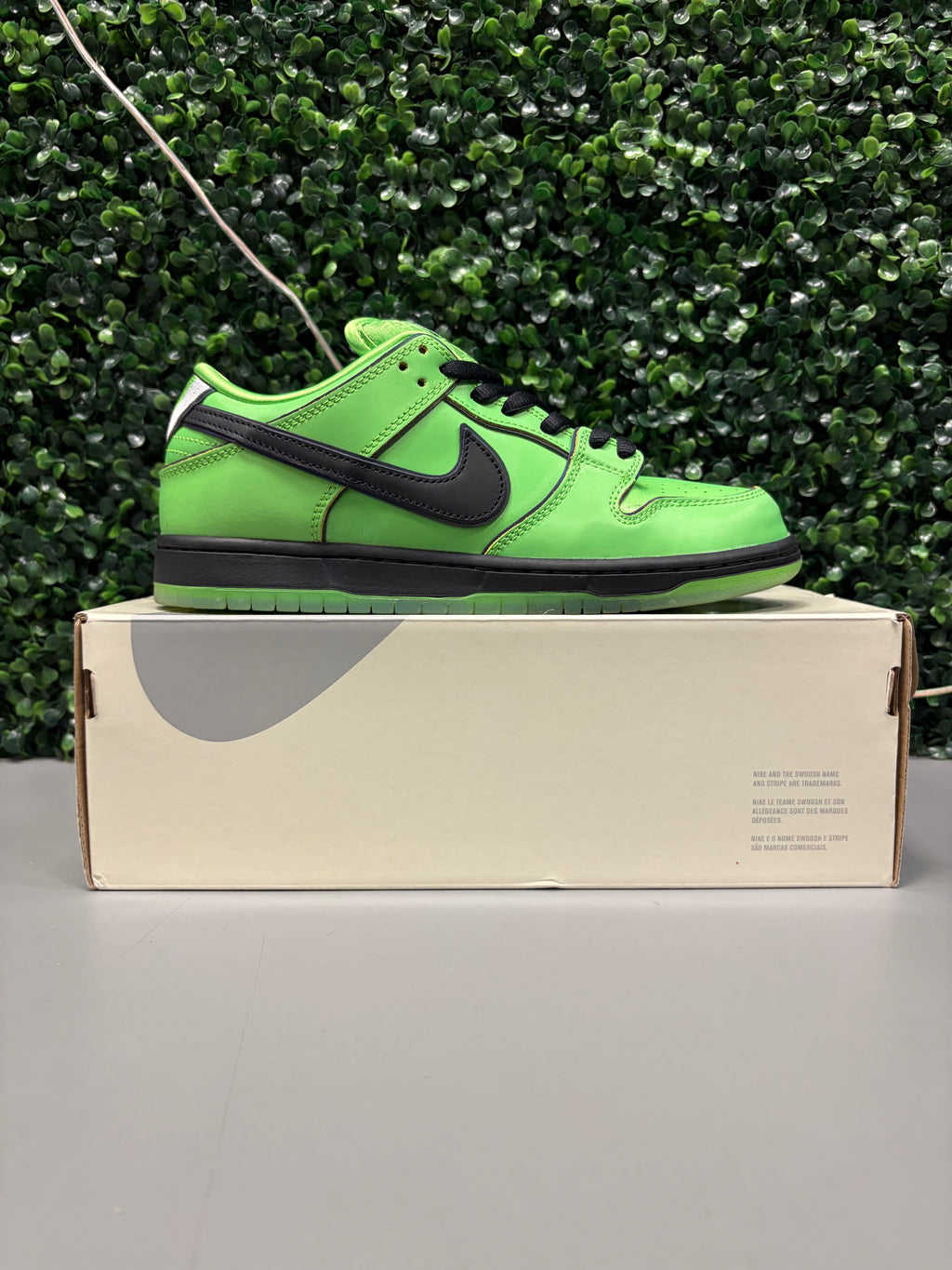 Nike SB Dunk Low "Buttercup" Size 8M/9.5W Preowned