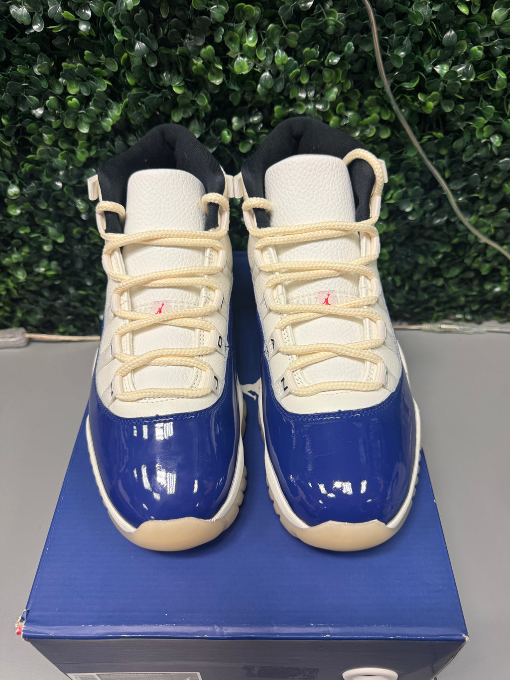 Jordan 11 Retro "Rare Air" Size 9 Preowned