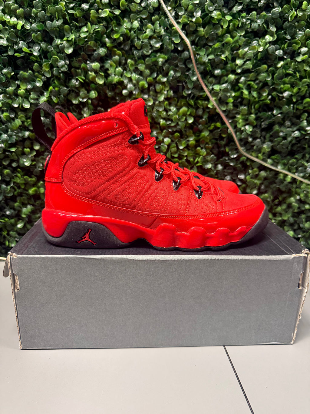 Jordan 9 "Chile Red" Size 5Y Preowned