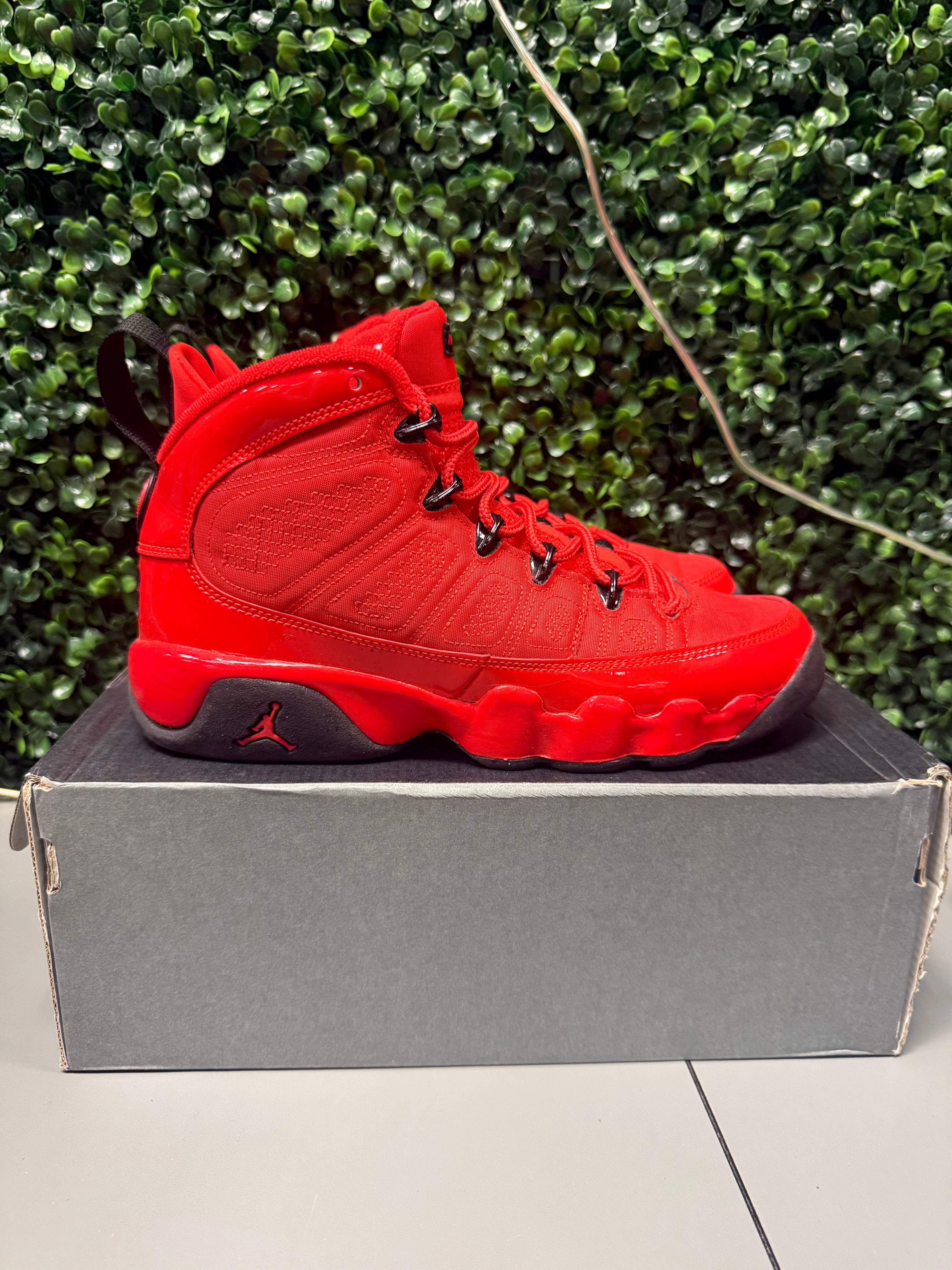 Jordan 9 "Chile Red" Size 5Y Preowned
