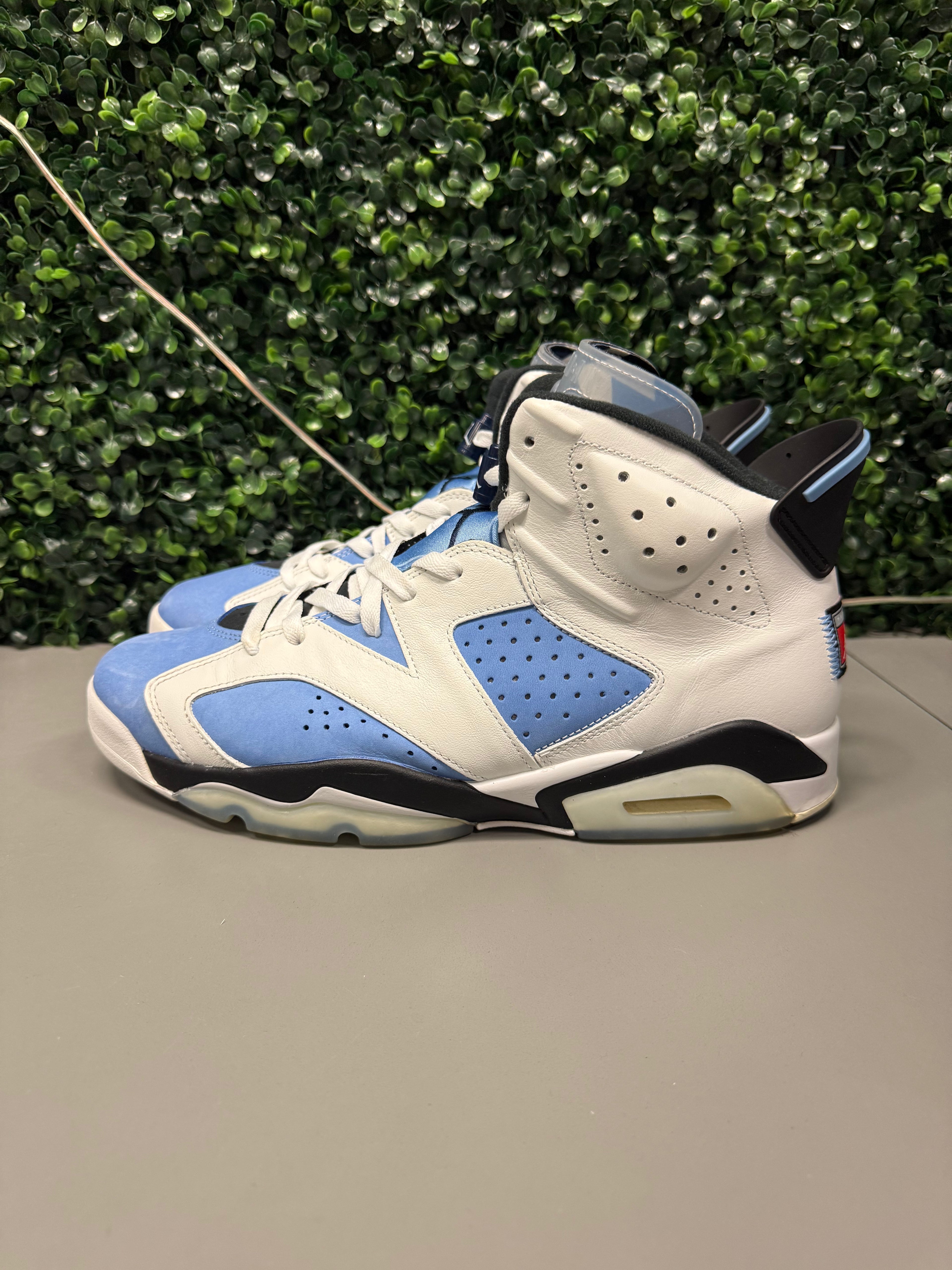 Jordan 6 "UNC" Size 13 Preowned
