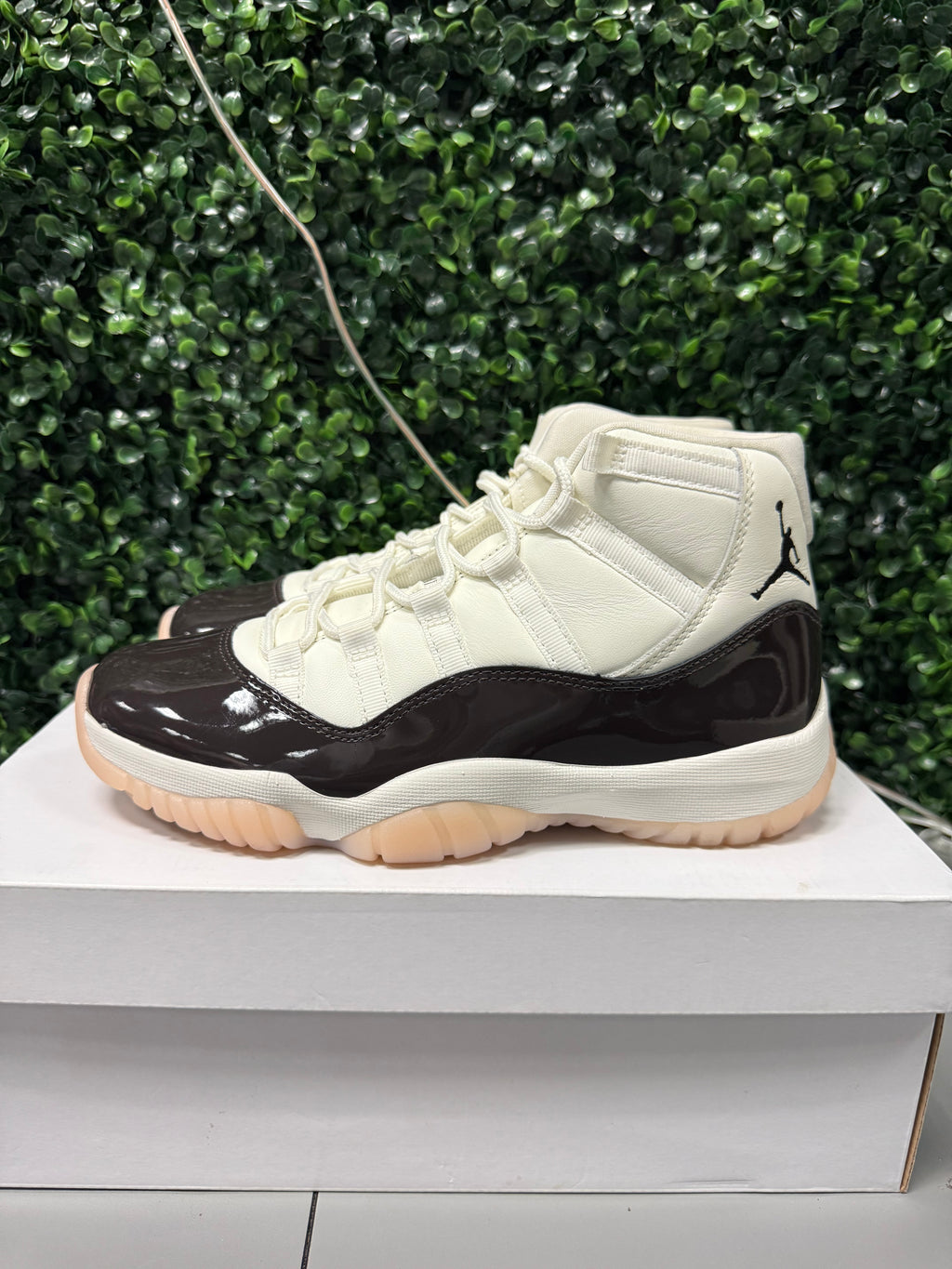 Jordan 11 High "Neapolitan" Size 8.5W / 7Y Preowned