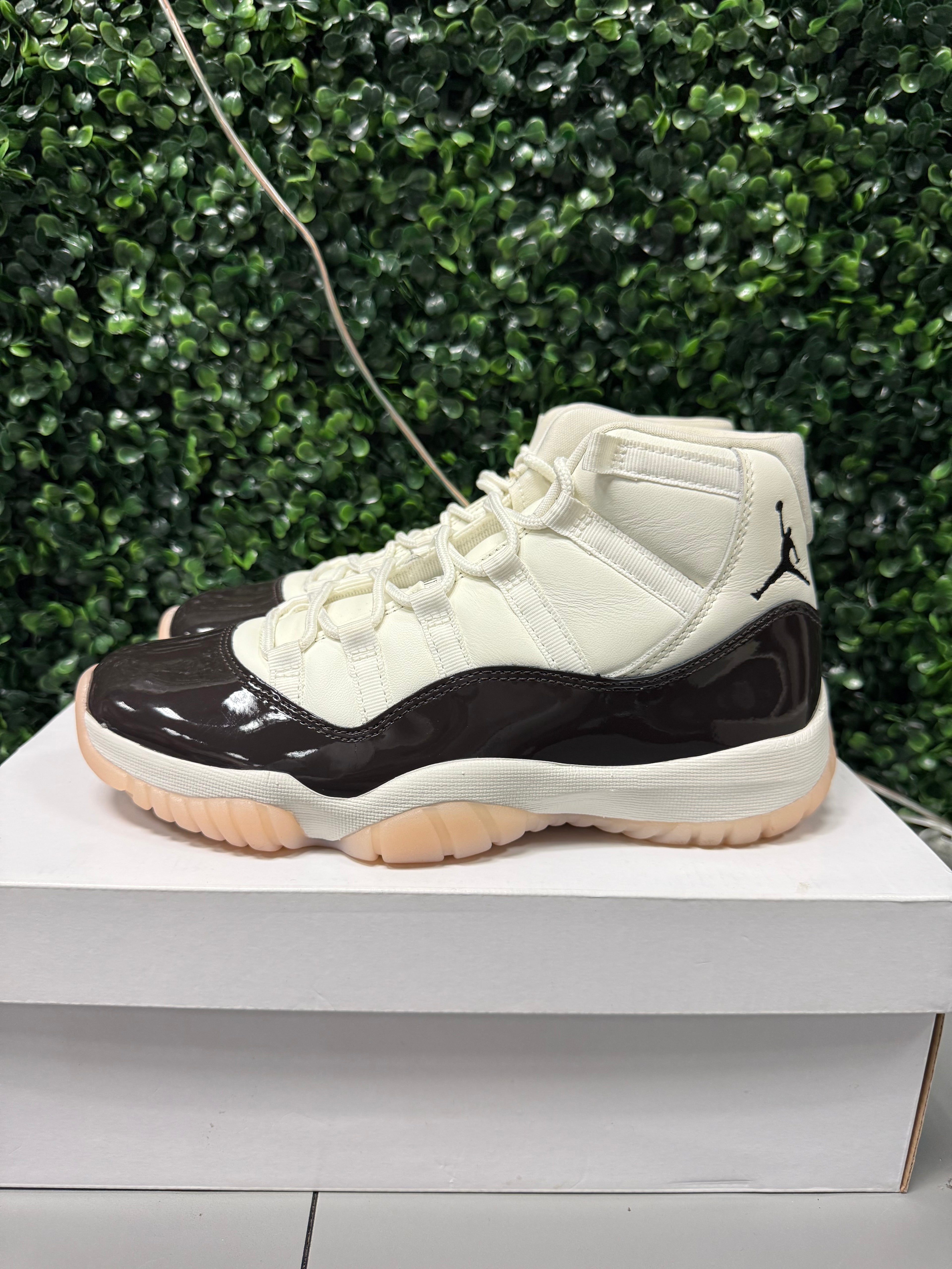 Jordan 11 High "Neapolitan" Size 8.5W / 7Y Preowned