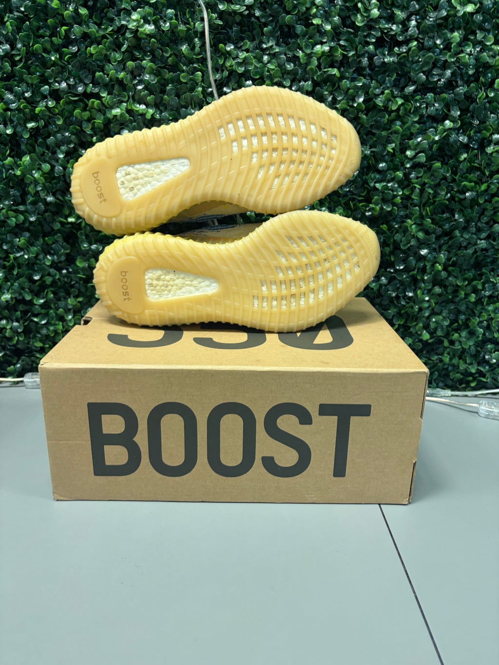 Adidas Yeezy Boost 350 V2 "MX Oat" Size 10 Preowned