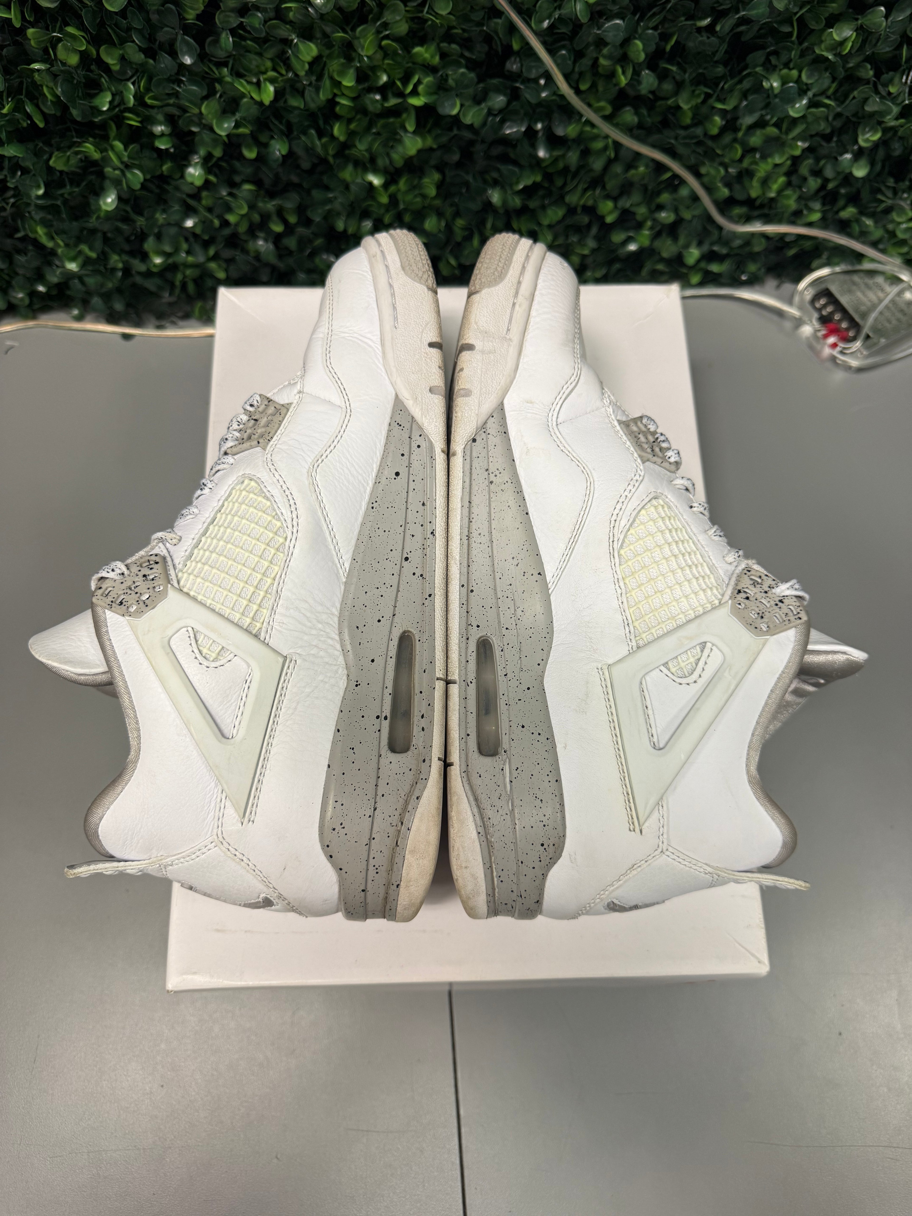 Jordan 4 "White Oreo" Size 8.5 Preowned